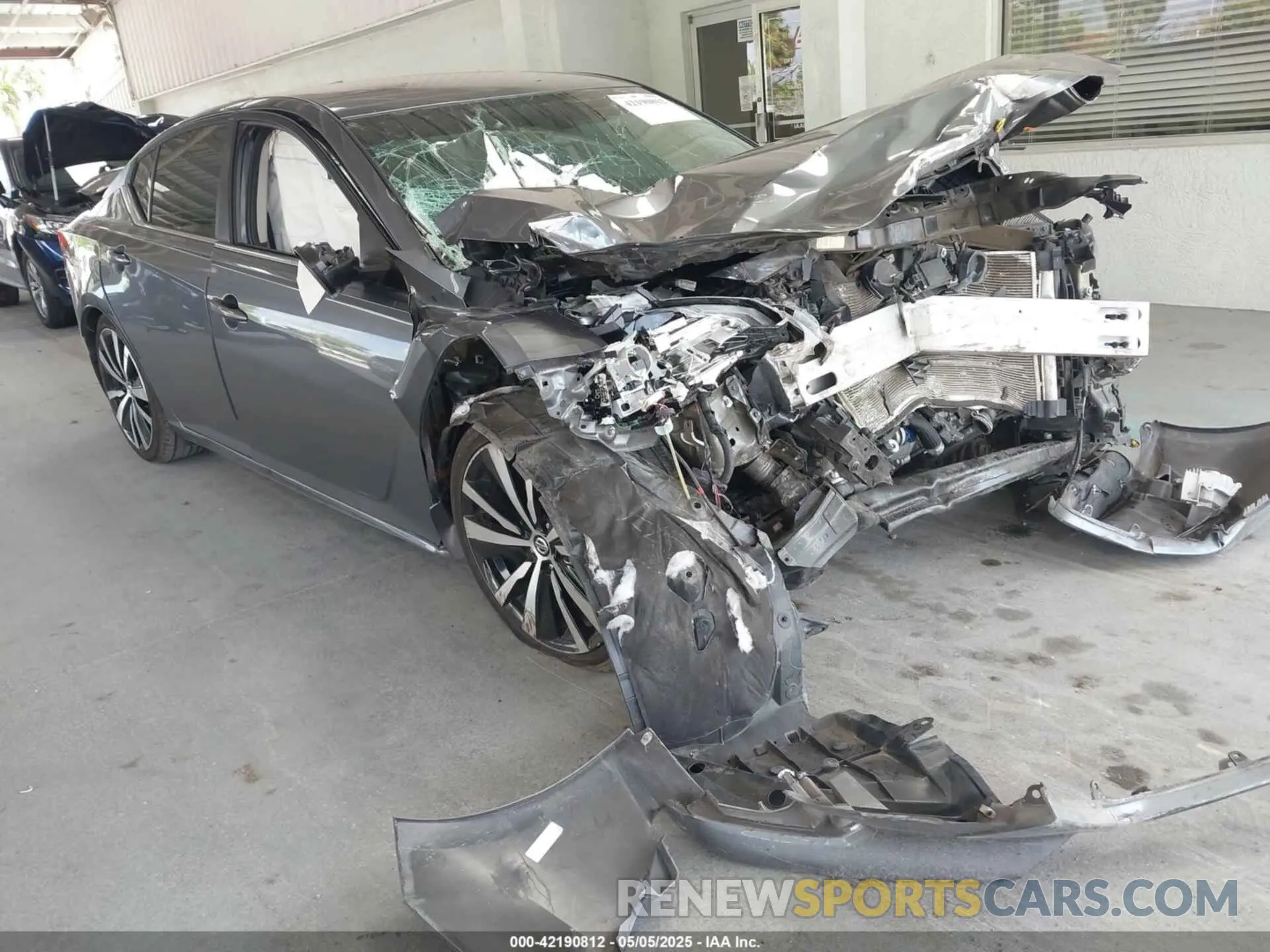 13 Photograph of a damaged car 1N4BL4CV2KN328871 NISSAN ALTIMA 2019