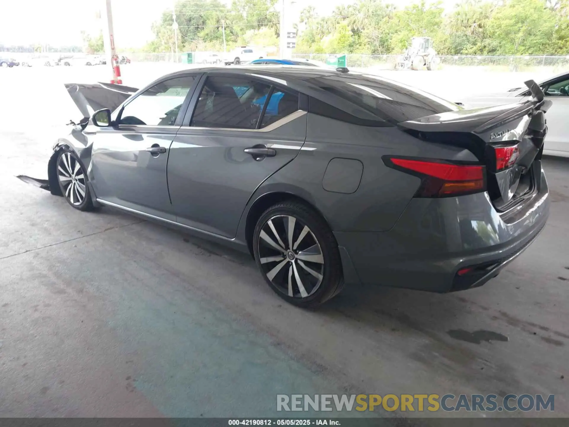 3 Photograph of a damaged car 1N4BL4CV2KN328871 NISSAN ALTIMA 2019