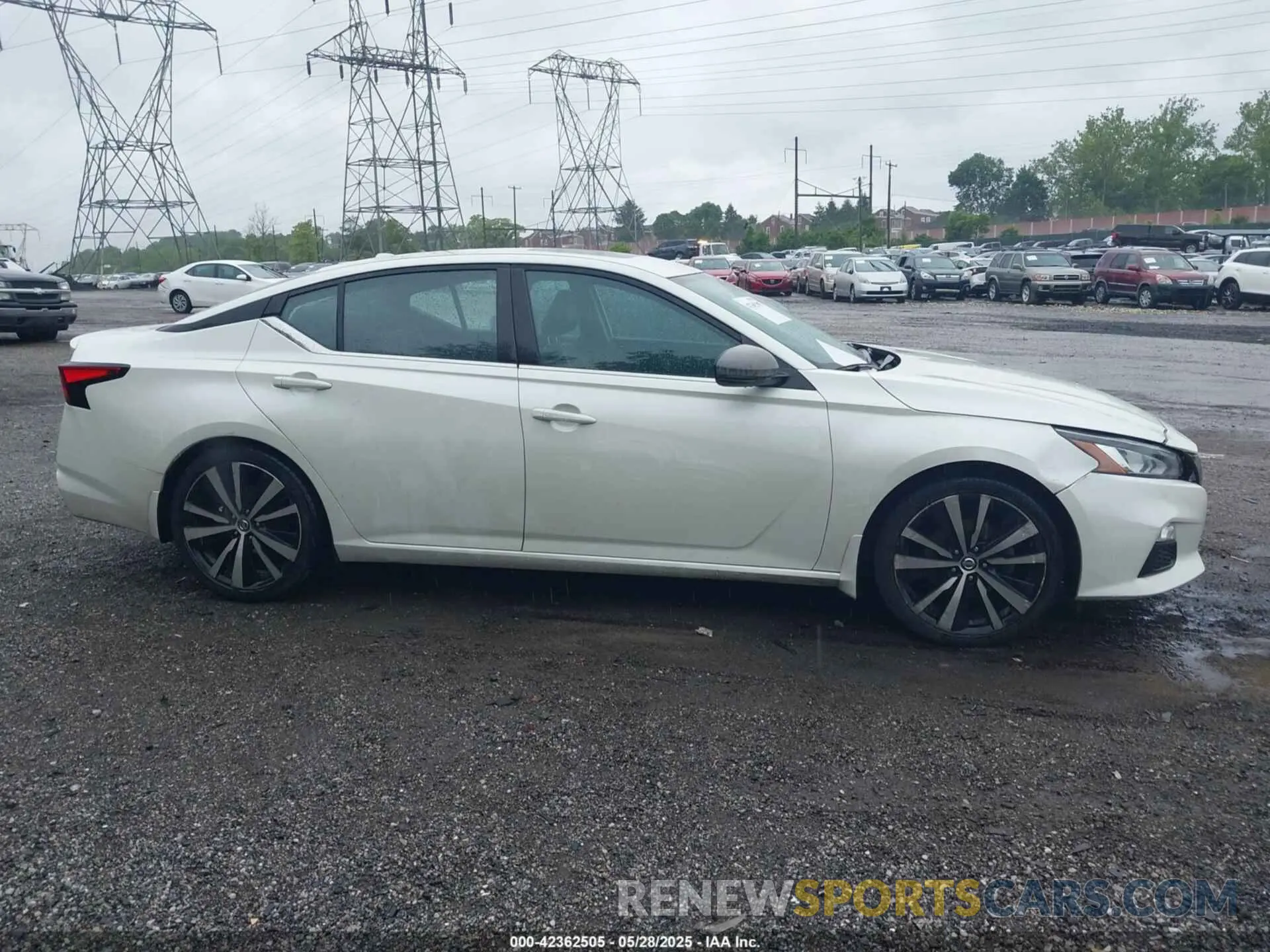 13 Photograph of a damaged car 1N4BL4CV3KC125984 NISSAN ALTIMA 2019