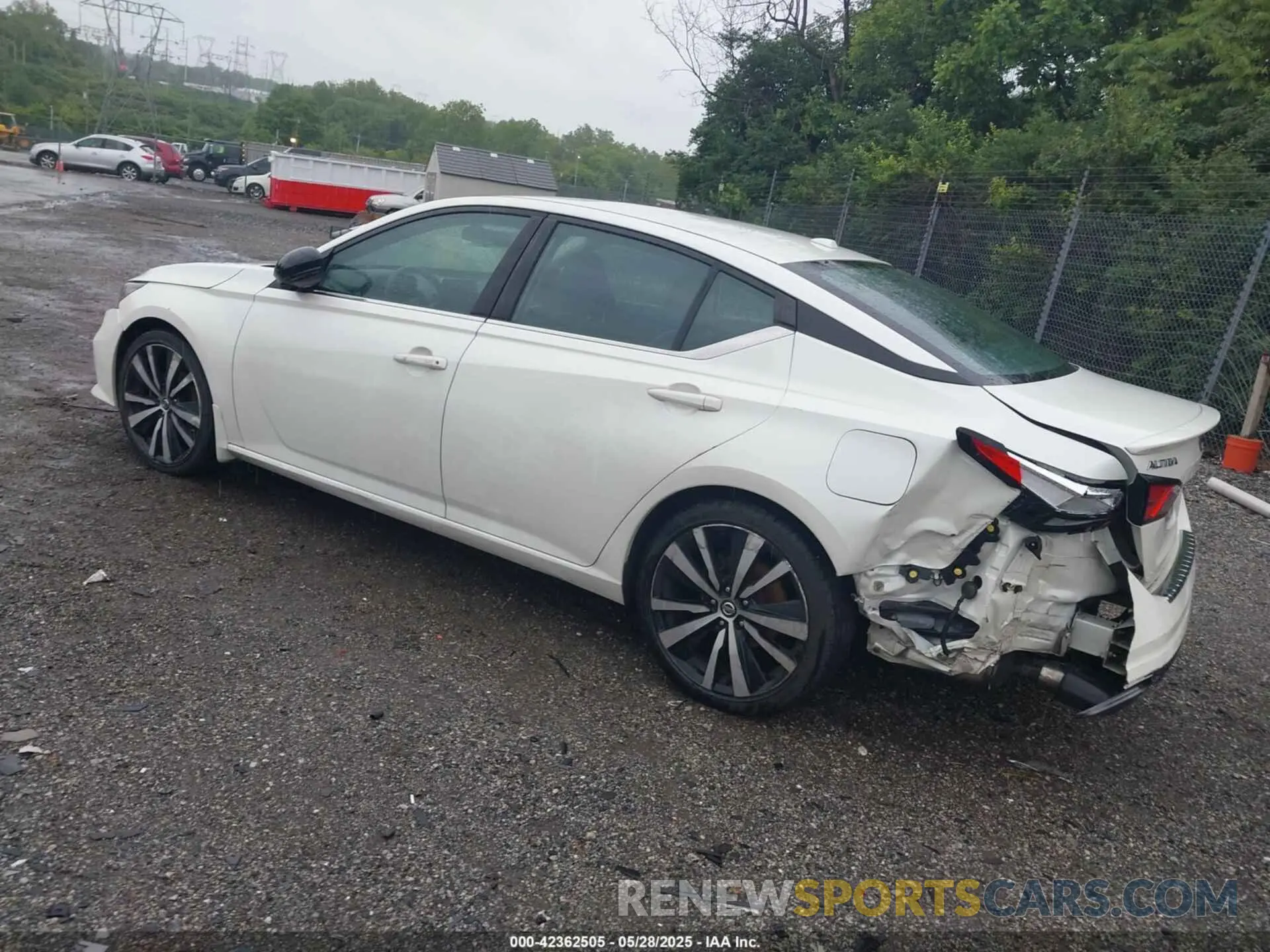 3 Photograph of a damaged car 1N4BL4CV3KC125984 NISSAN ALTIMA 2019