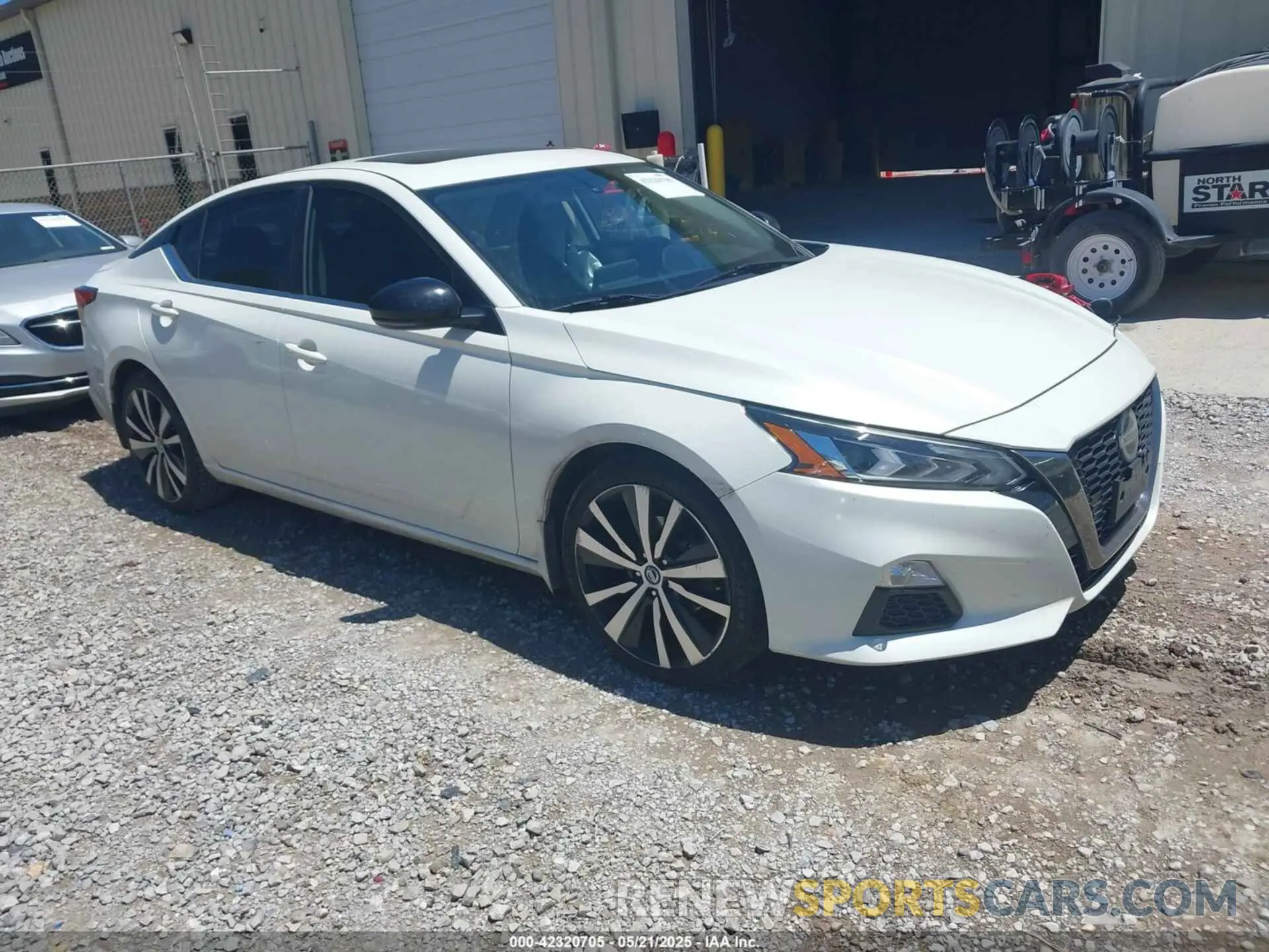 1 Photograph of a damaged car 1N4BL4CV3KC167698 NISSAN ALTIMA 2019