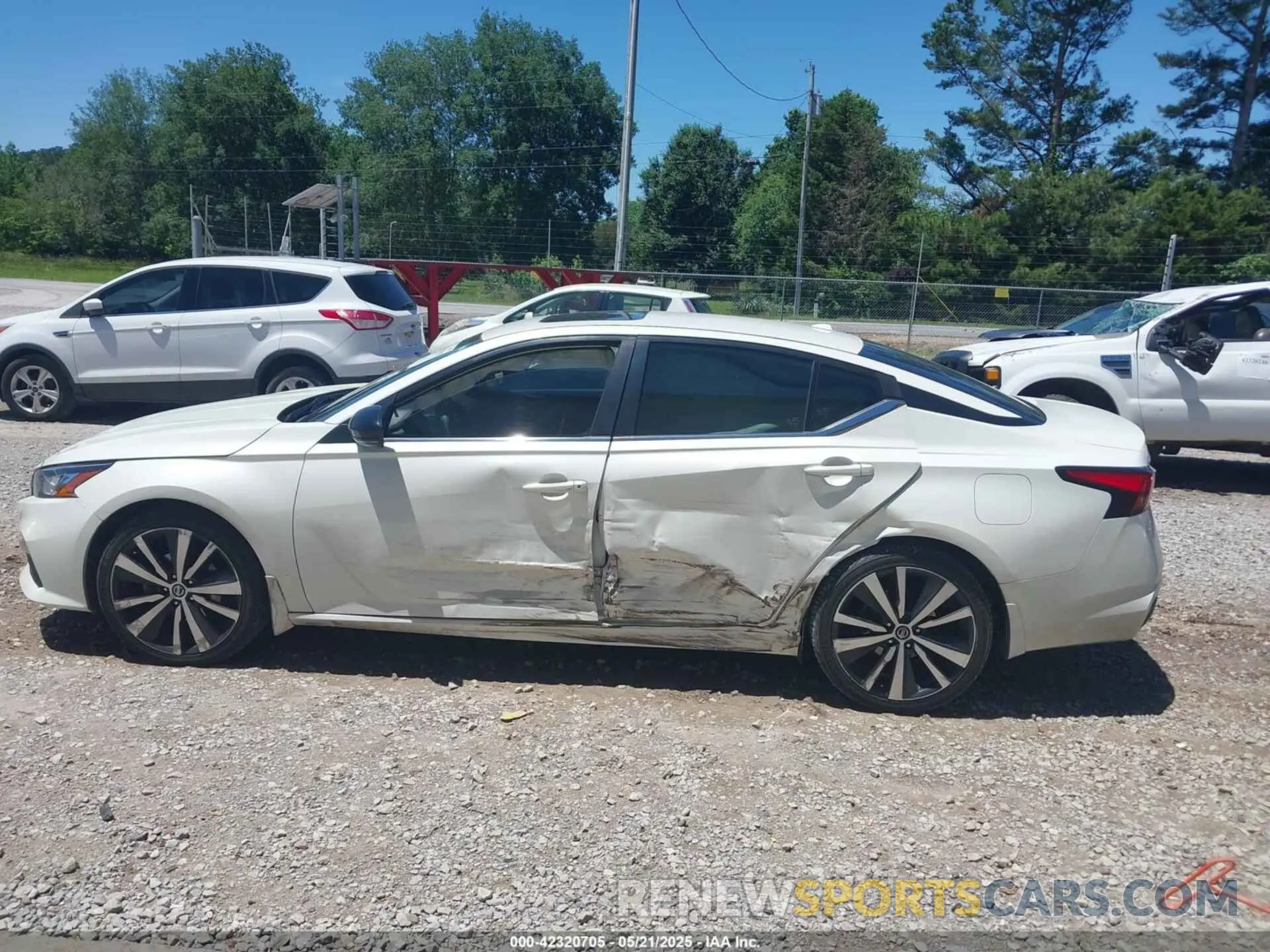 14 Photograph of a damaged car 1N4BL4CV3KC167698 NISSAN ALTIMA 2019