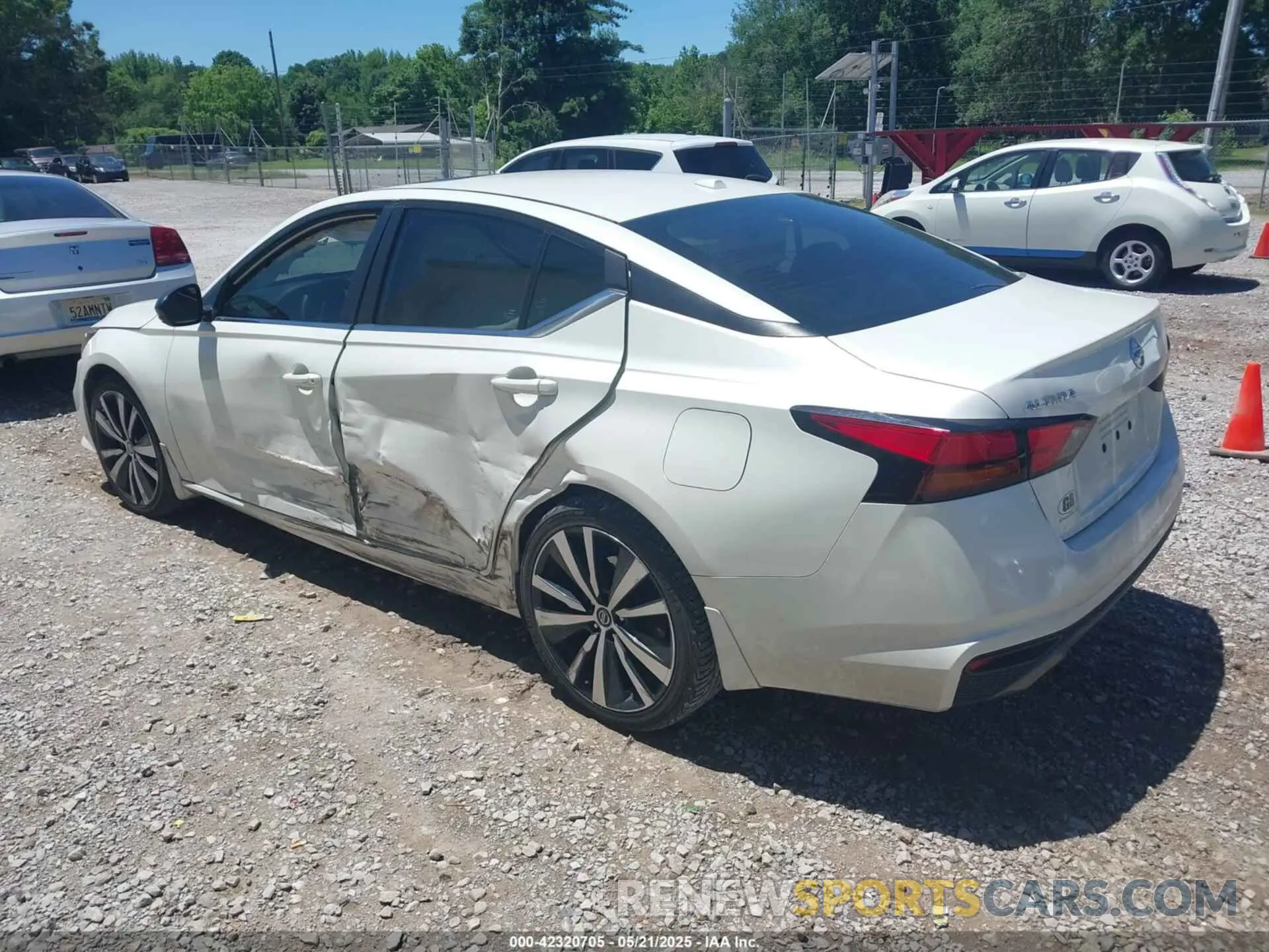3 Photograph of a damaged car 1N4BL4CV3KC167698 NISSAN ALTIMA 2019