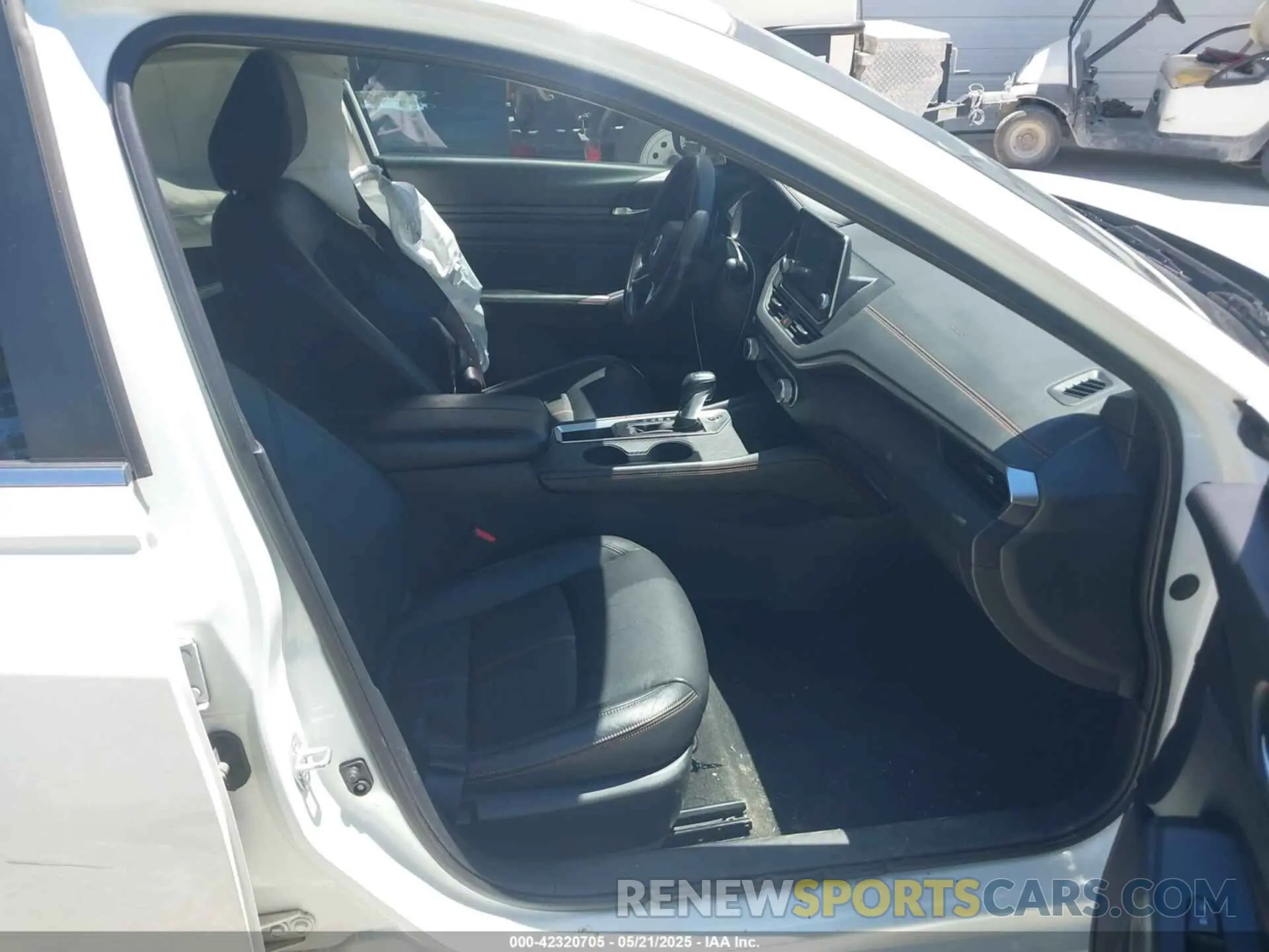 5 Photograph of a damaged car 1N4BL4CV3KC167698 NISSAN ALTIMA 2019