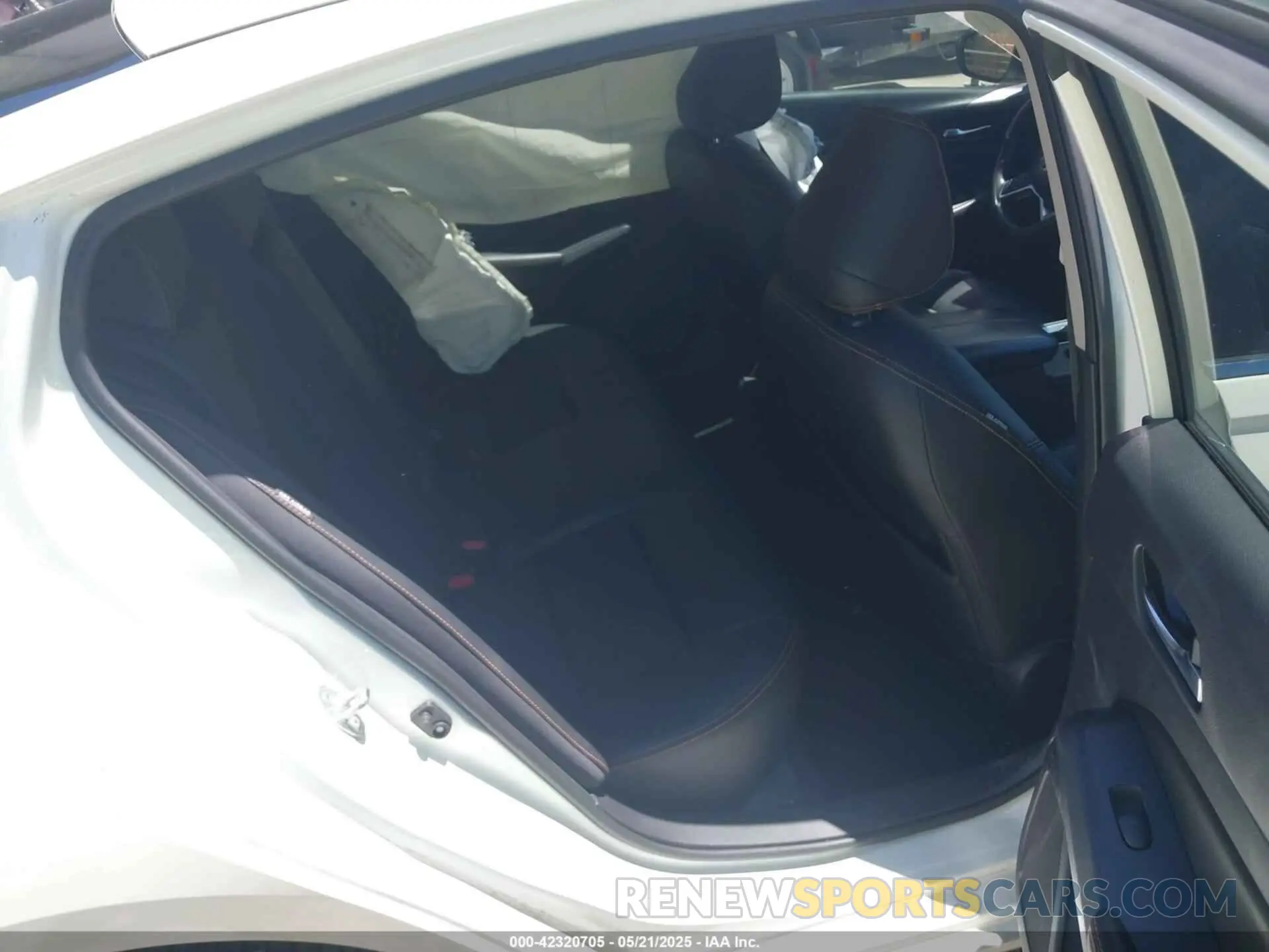 8 Photograph of a damaged car 1N4BL4CV3KC167698 NISSAN ALTIMA 2019