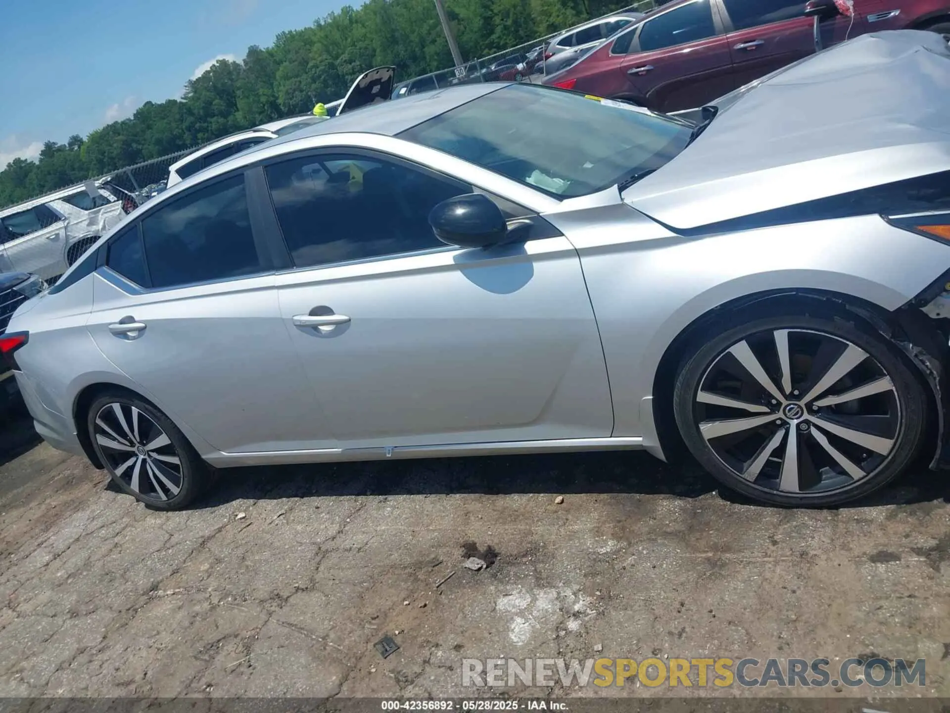 13 Photograph of a damaged car 1N4BL4CV3KC183089 NISSAN ALTIMA 2019