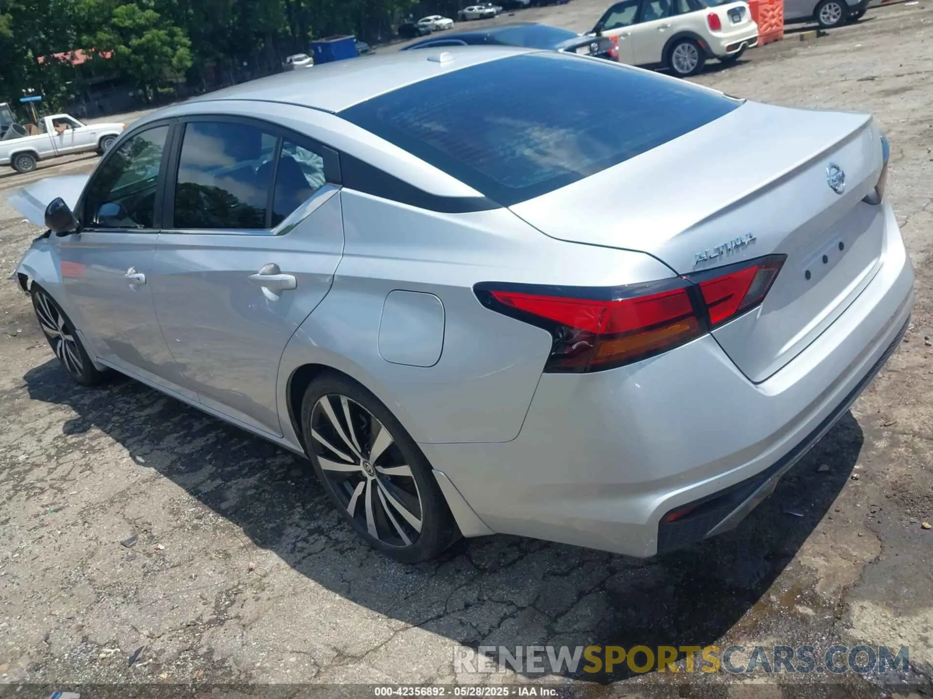 3 Photograph of a damaged car 1N4BL4CV3KC183089 NISSAN ALTIMA 2019