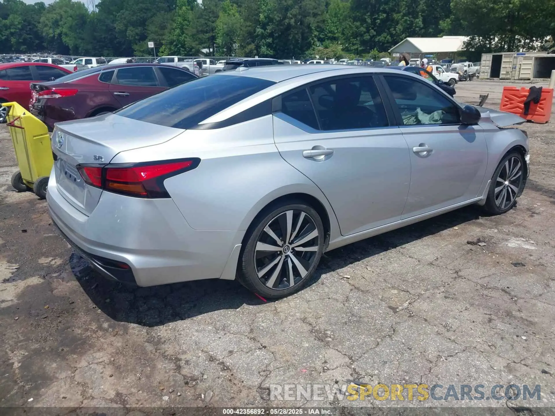 4 Photograph of a damaged car 1N4BL4CV3KC183089 NISSAN ALTIMA 2019
