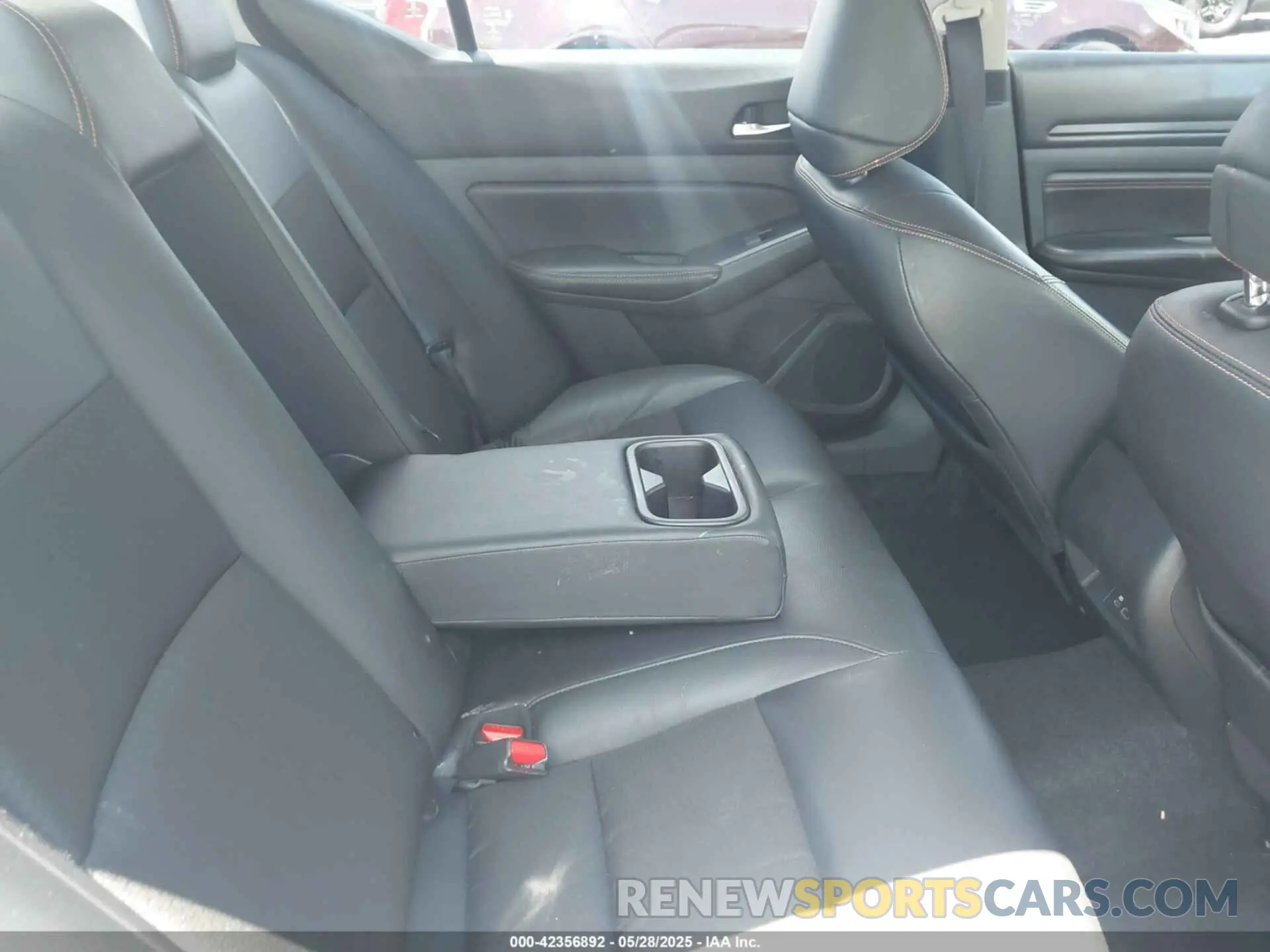 8 Photograph of a damaged car 1N4BL4CV3KC183089 NISSAN ALTIMA 2019