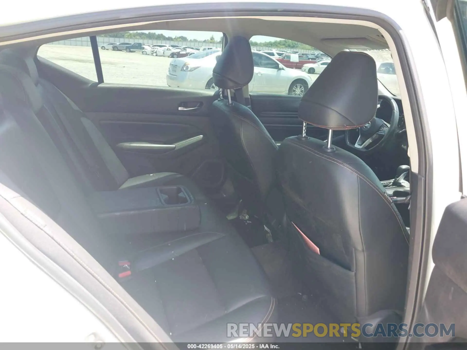 8 Photograph of a damaged car 1N4BL4CV3KC192097 NISSAN ALTIMA 2019