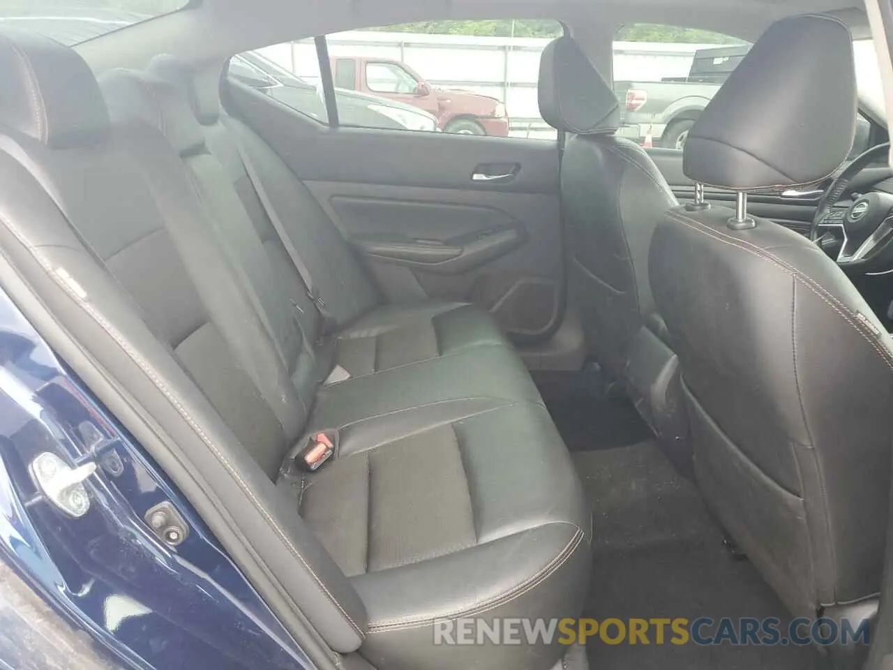 10 Photograph of a damaged car 1N4BL4CV3KC232808 NISSAN ALTIMA 2019