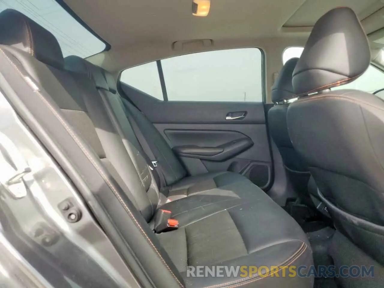 11 Photograph of a damaged car 1N4BL4CV3KC256462 NISSAN ALTIMA 2019
