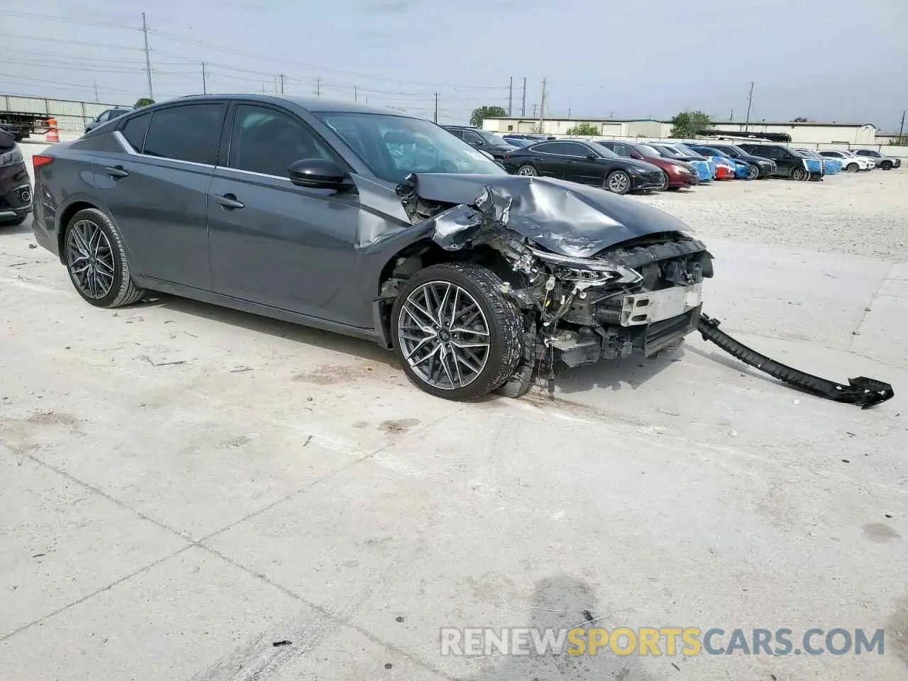 4 Photograph of a damaged car 1N4BL4CV3KC256462 NISSAN ALTIMA 2019