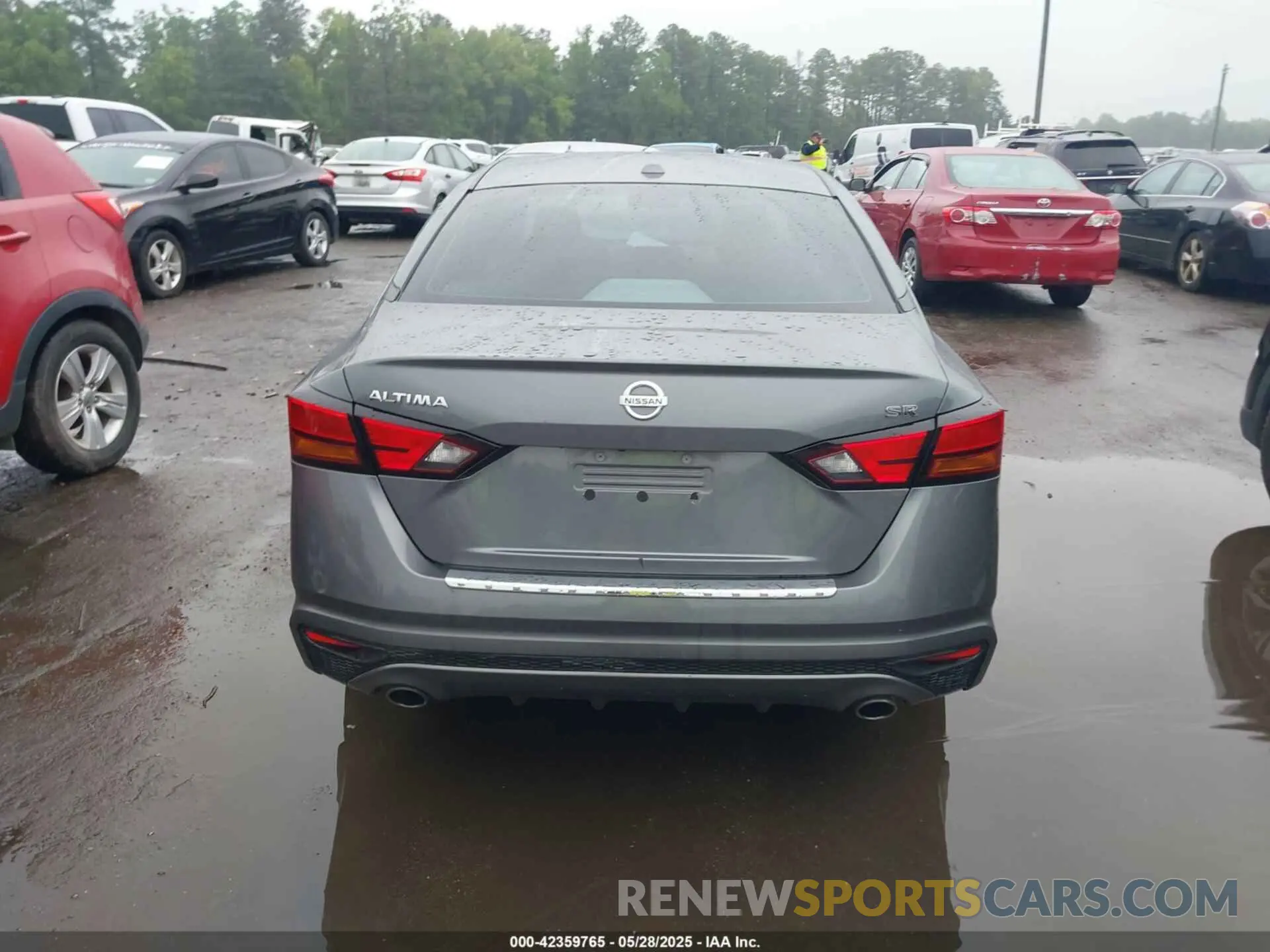 16 Photograph of a damaged car 1N4BL4CV3KC256526 NISSAN ALTIMA 2019