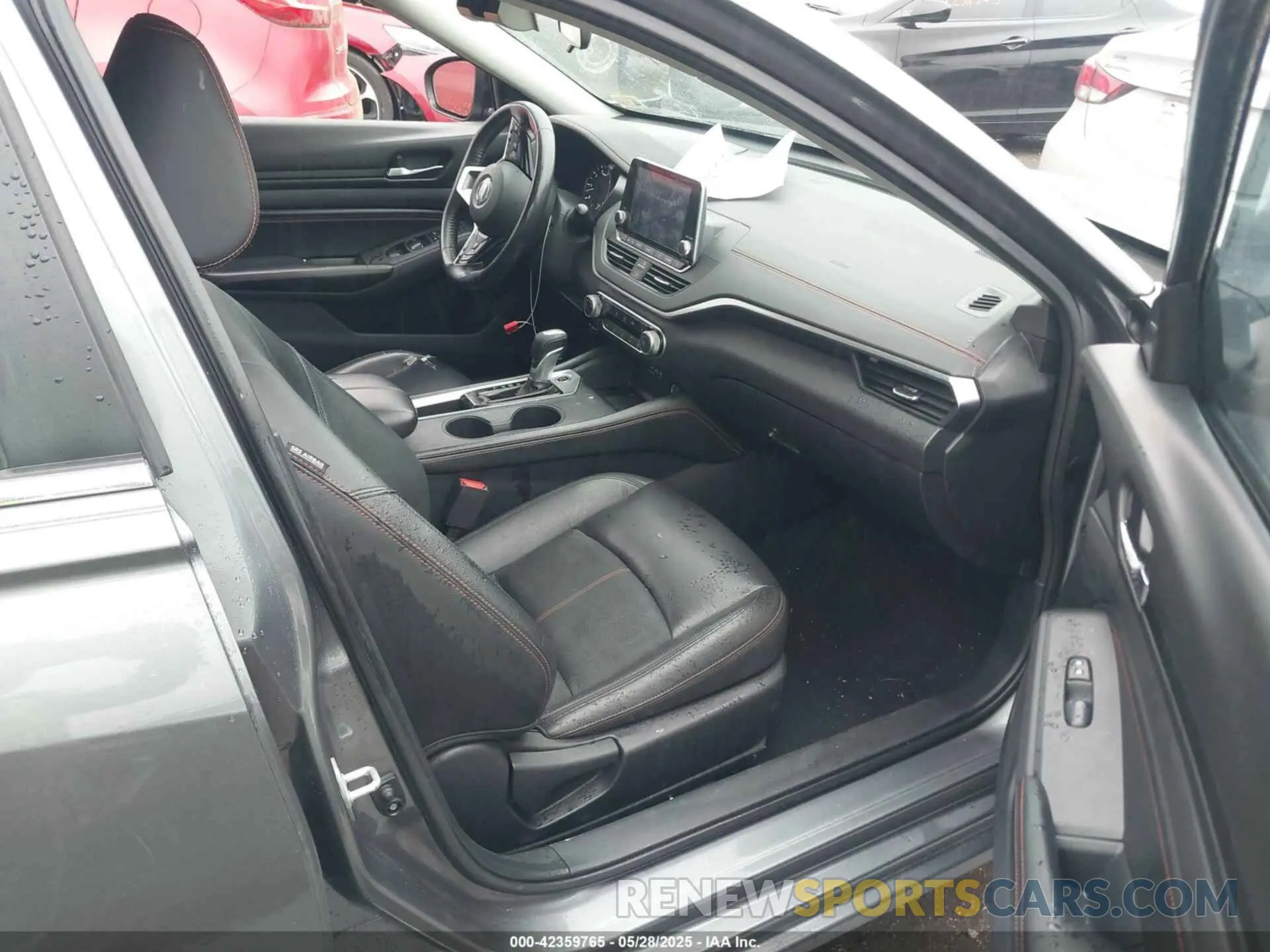 5 Photograph of a damaged car 1N4BL4CV3KC256526 NISSAN ALTIMA 2019