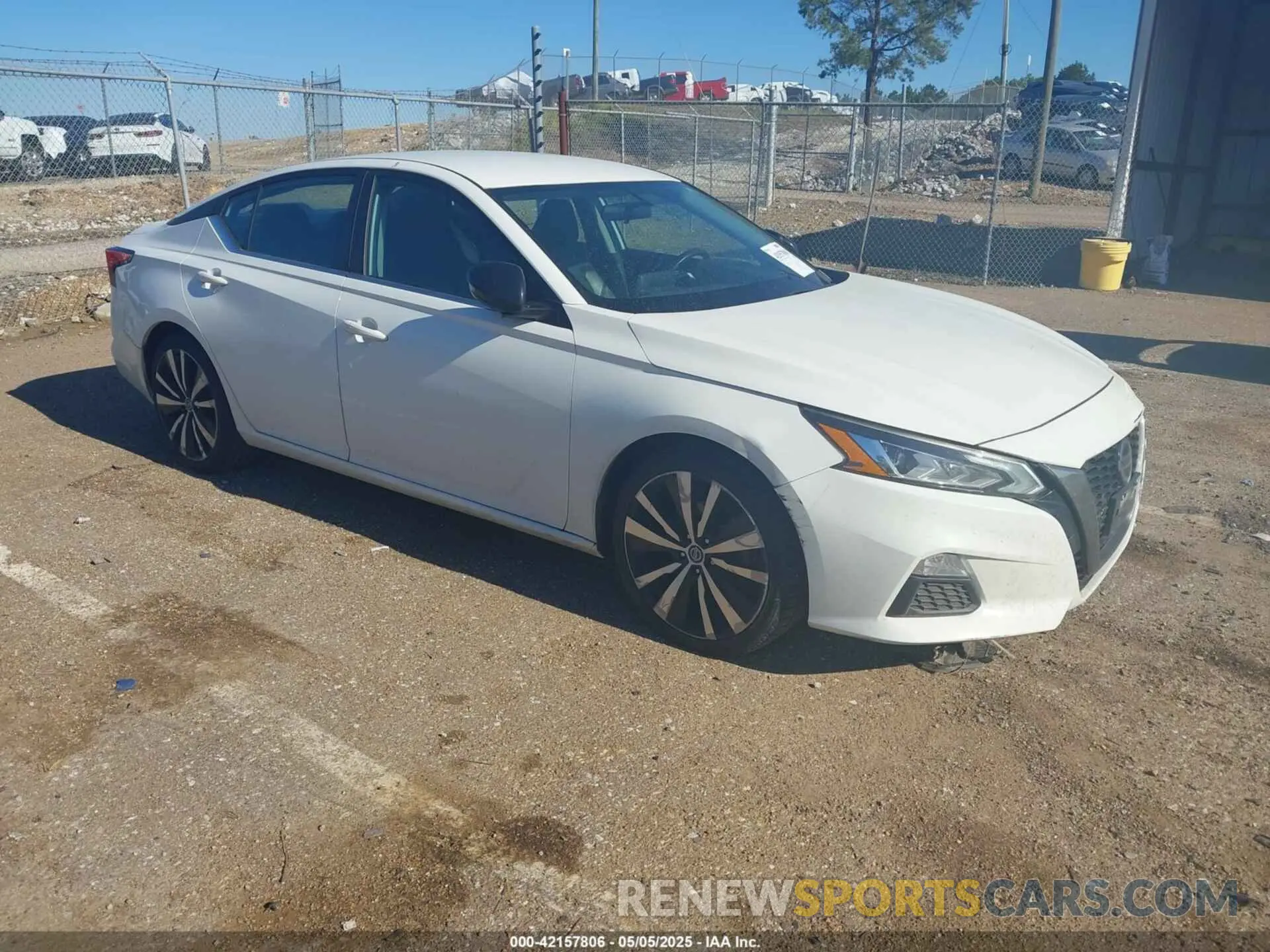 1 Photograph of a damaged car 1N4BL4CV3KN309911 NISSAN ALTIMA 2019