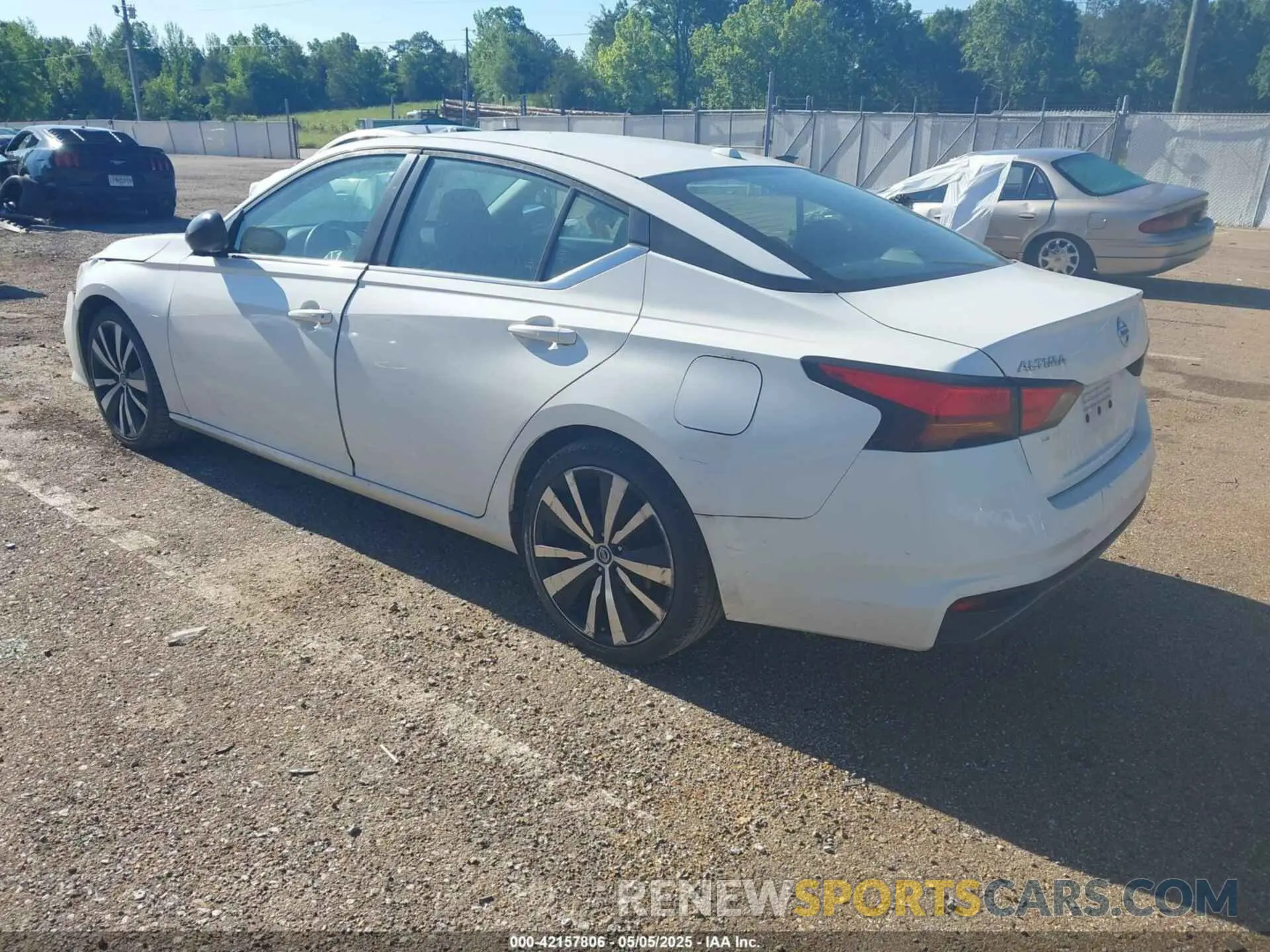 3 Photograph of a damaged car 1N4BL4CV3KN309911 NISSAN ALTIMA 2019