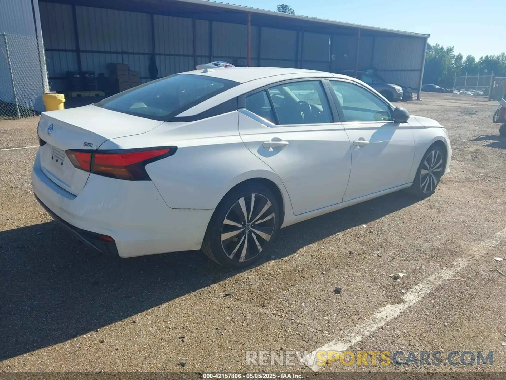 4 Photograph of a damaged car 1N4BL4CV3KN309911 NISSAN ALTIMA 2019