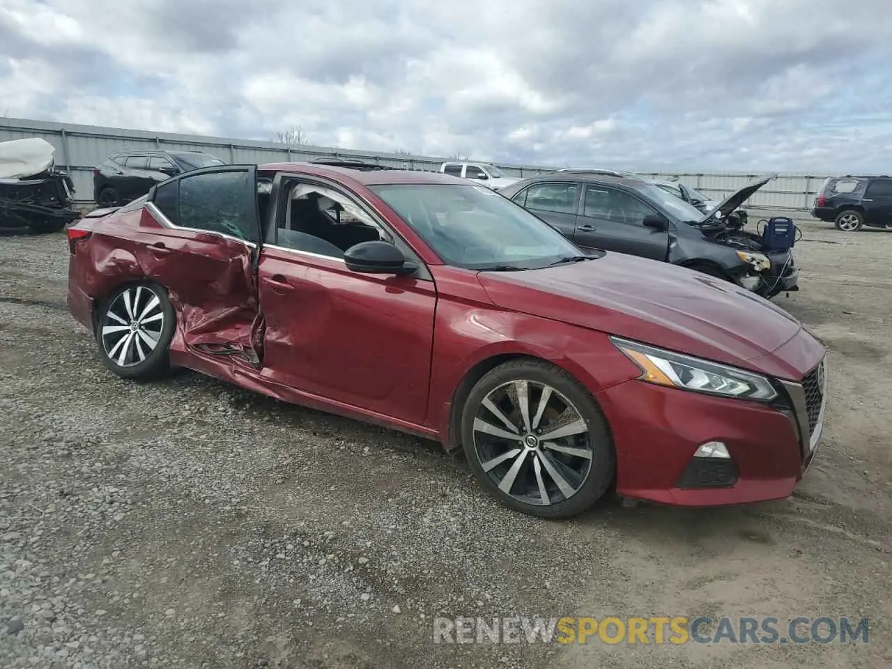 4 Photograph of a damaged car 1N4BL4CV3KN319838 NISSAN ALTIMA 2019