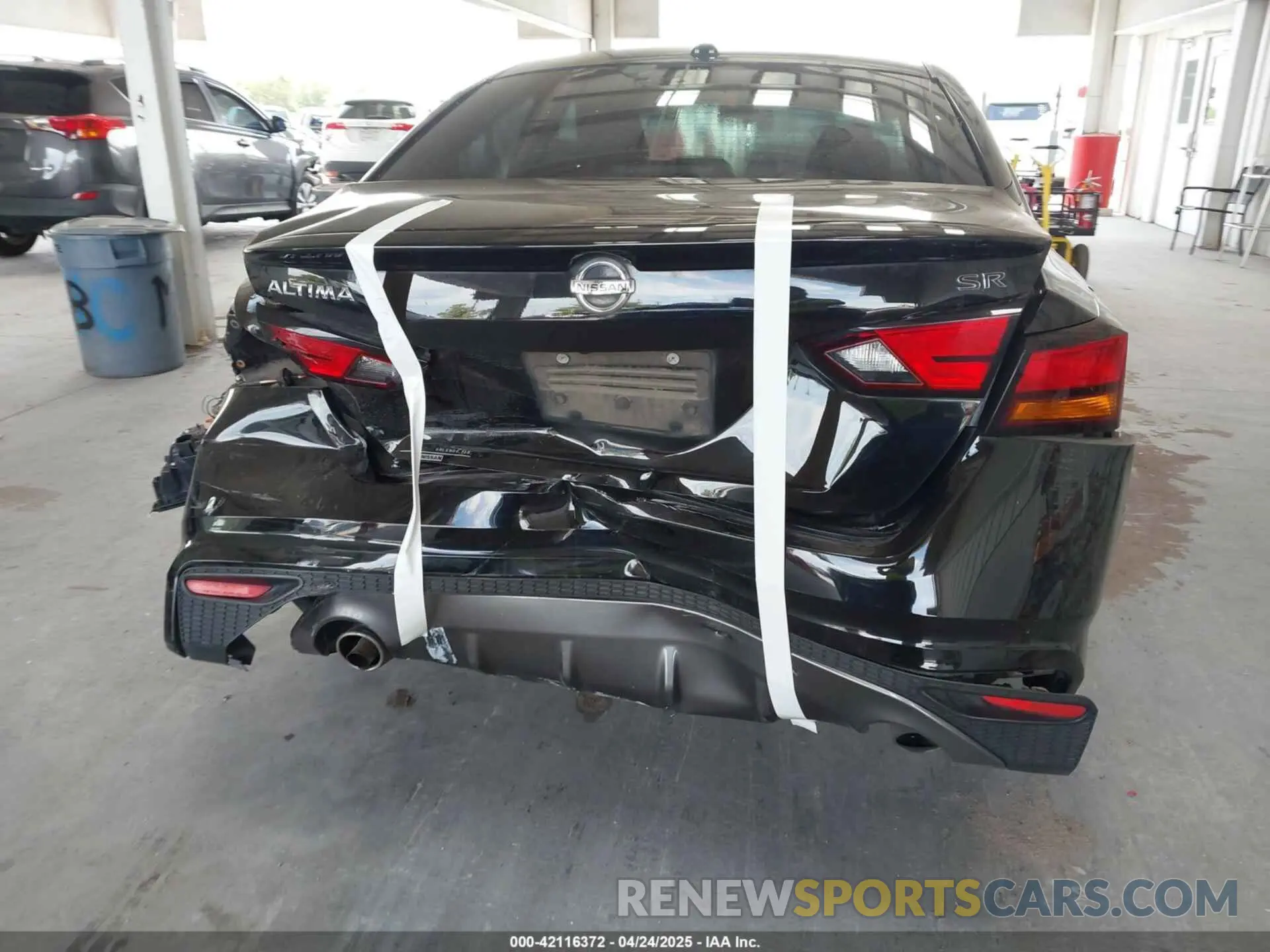 15 Photograph of a damaged car 1N4BL4CV4KC100348 NISSAN ALTIMA 2019