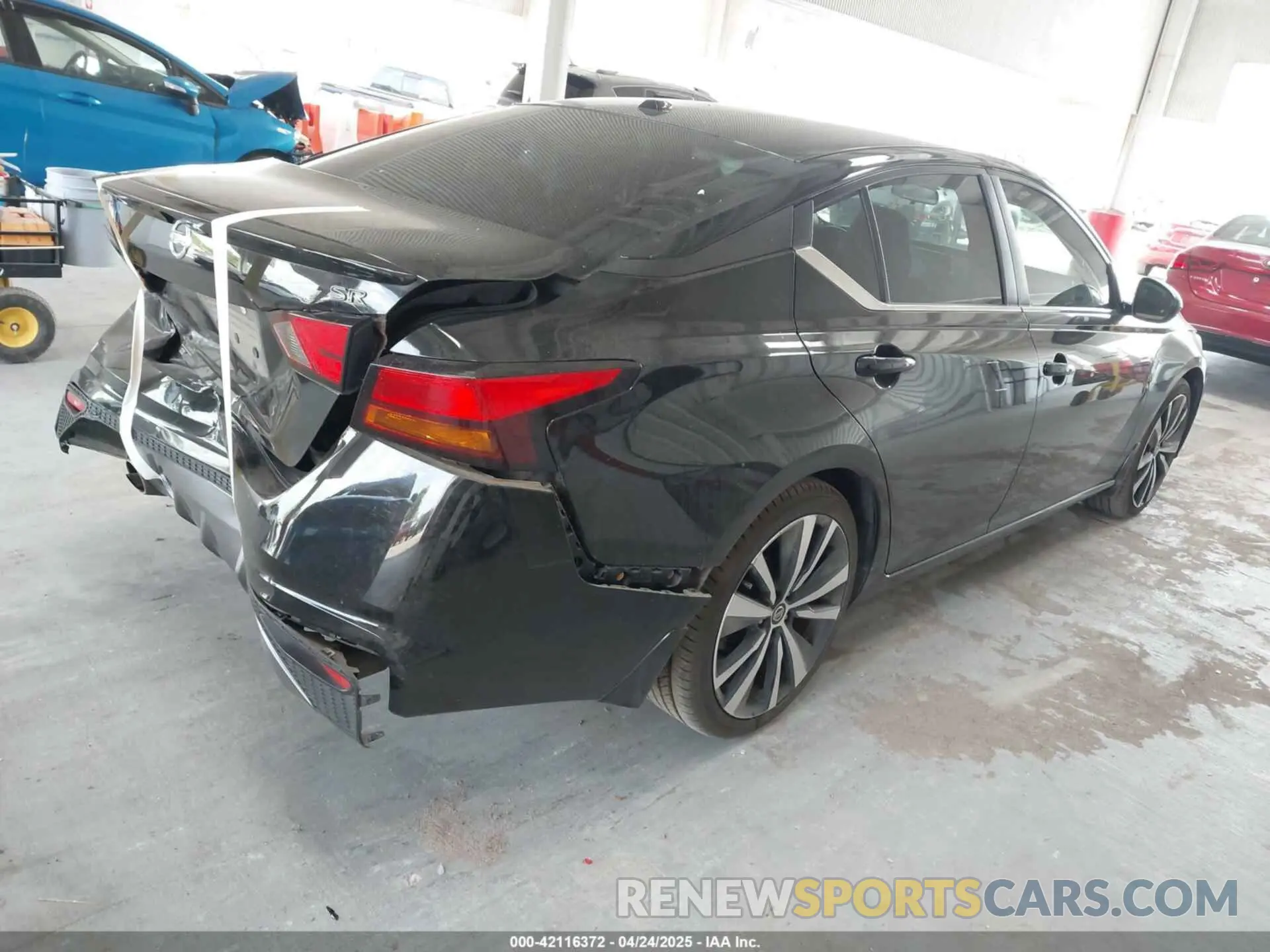 4 Photograph of a damaged car 1N4BL4CV4KC100348 NISSAN ALTIMA 2019