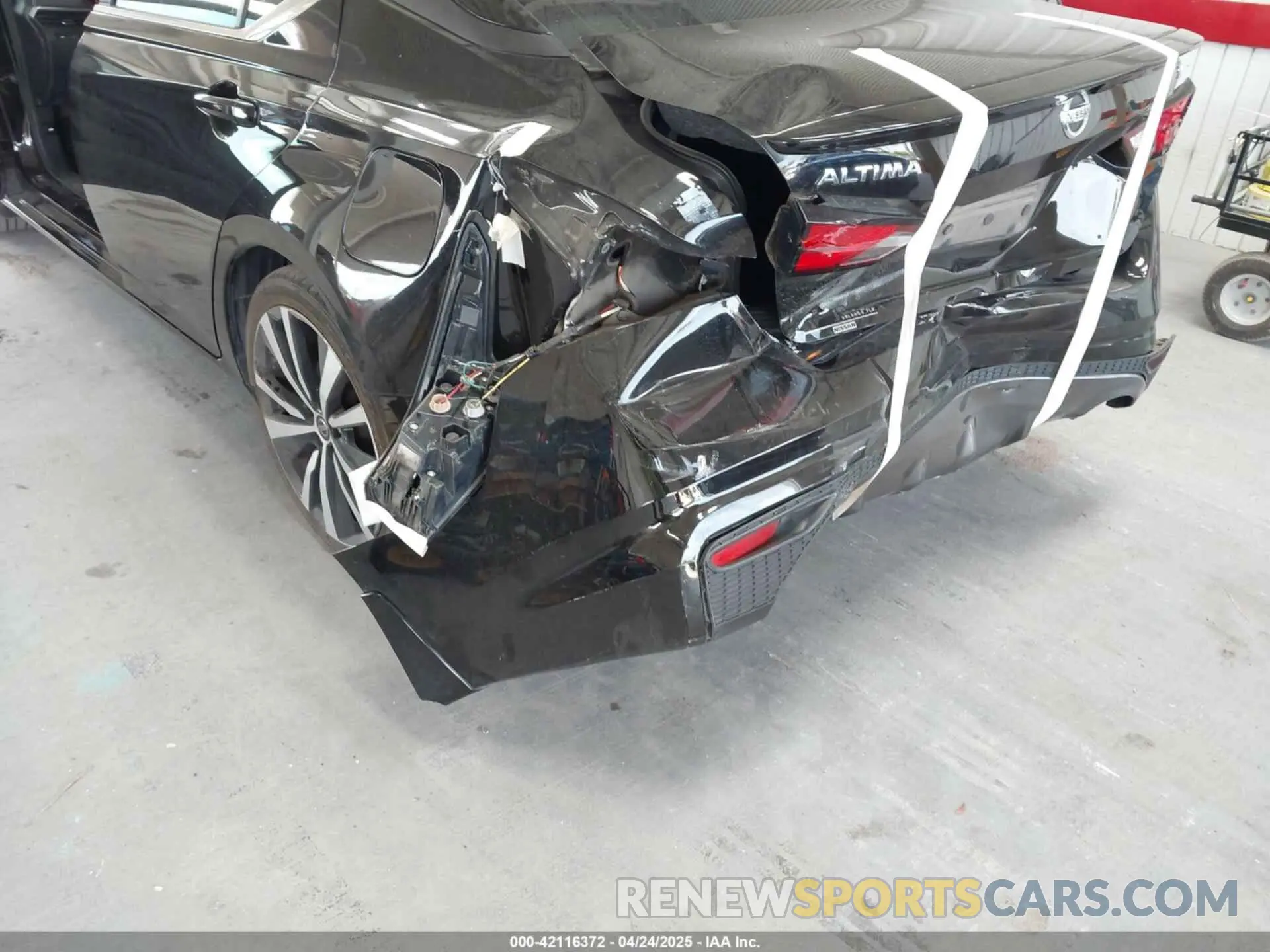 6 Photograph of a damaged car 1N4BL4CV4KC100348 NISSAN ALTIMA 2019