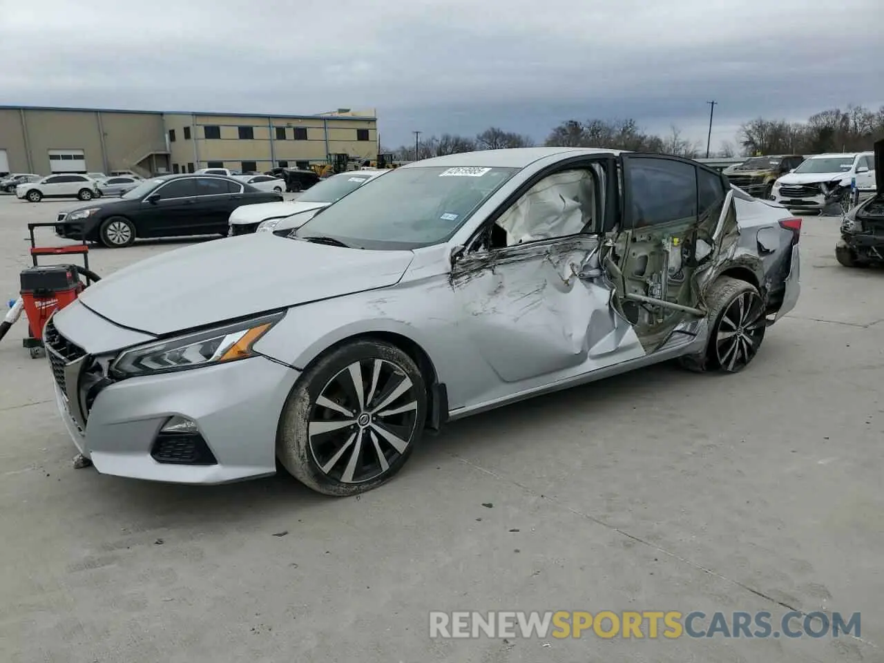 1 Photograph of a damaged car 1N4BL4CV4KC106666 NISSAN ALTIMA 2019