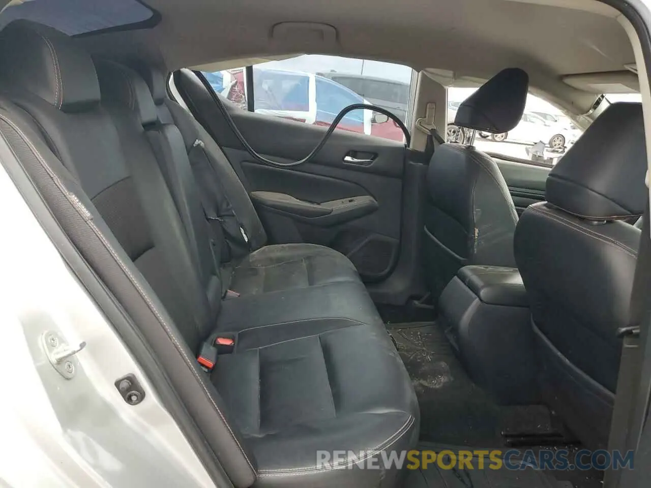 10 Photograph of a damaged car 1N4BL4CV4KC106666 NISSAN ALTIMA 2019