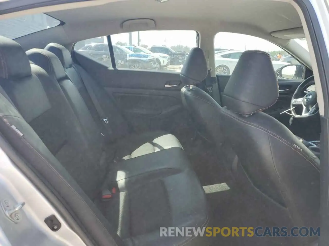 11 Photograph of a damaged car 1N4BL4CV4KC106974 NISSAN ALTIMA 2019