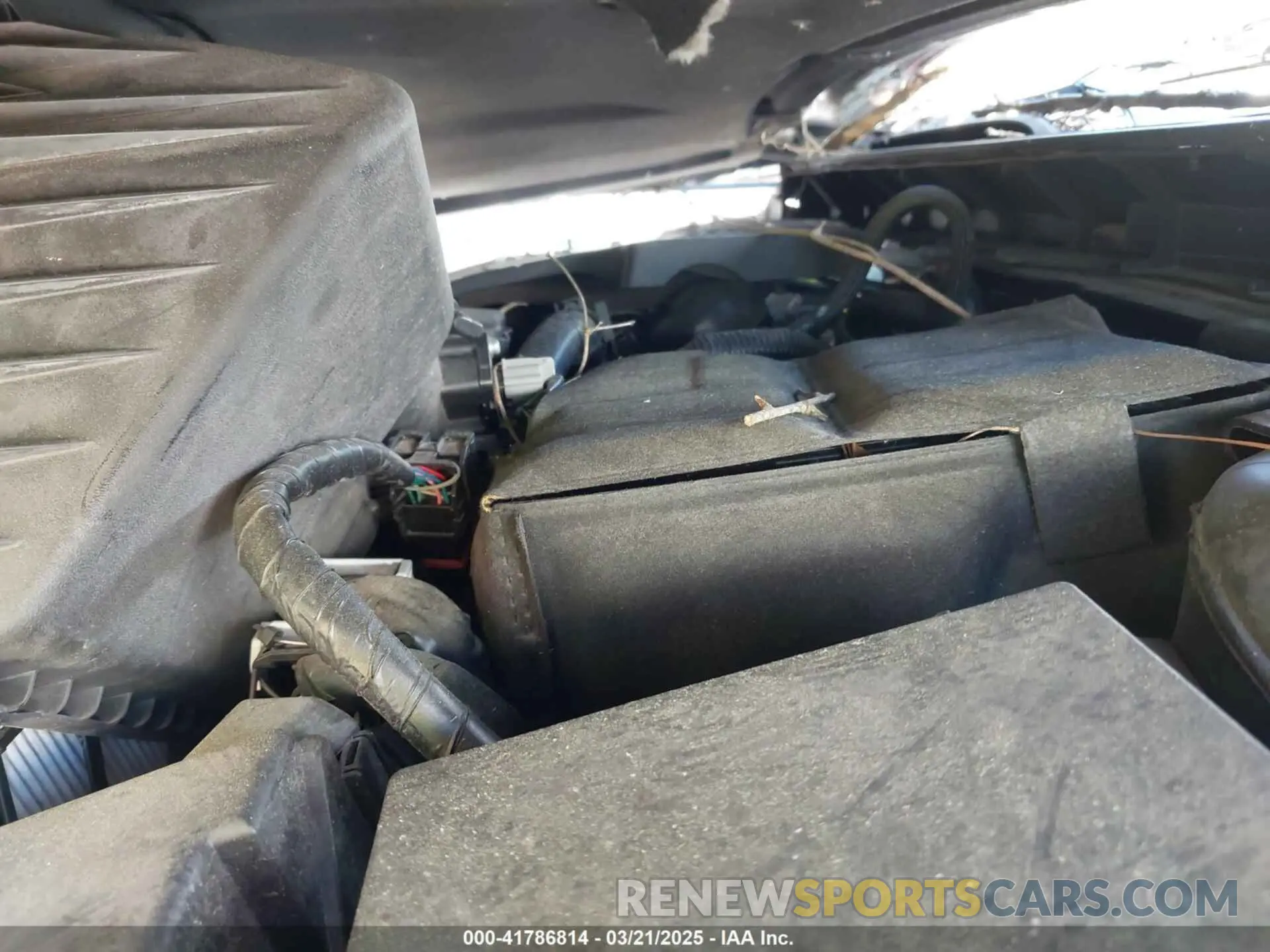 10 Photograph of a damaged car 1N4BL4CV4KC111253 NISSAN ALTIMA 2019