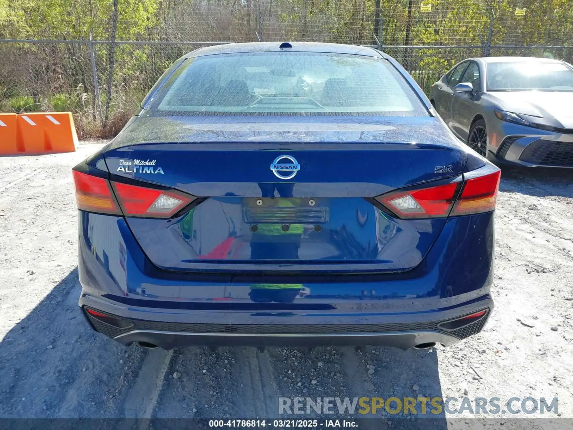 16 Photograph of a damaged car 1N4BL4CV4KC111253 NISSAN ALTIMA 2019