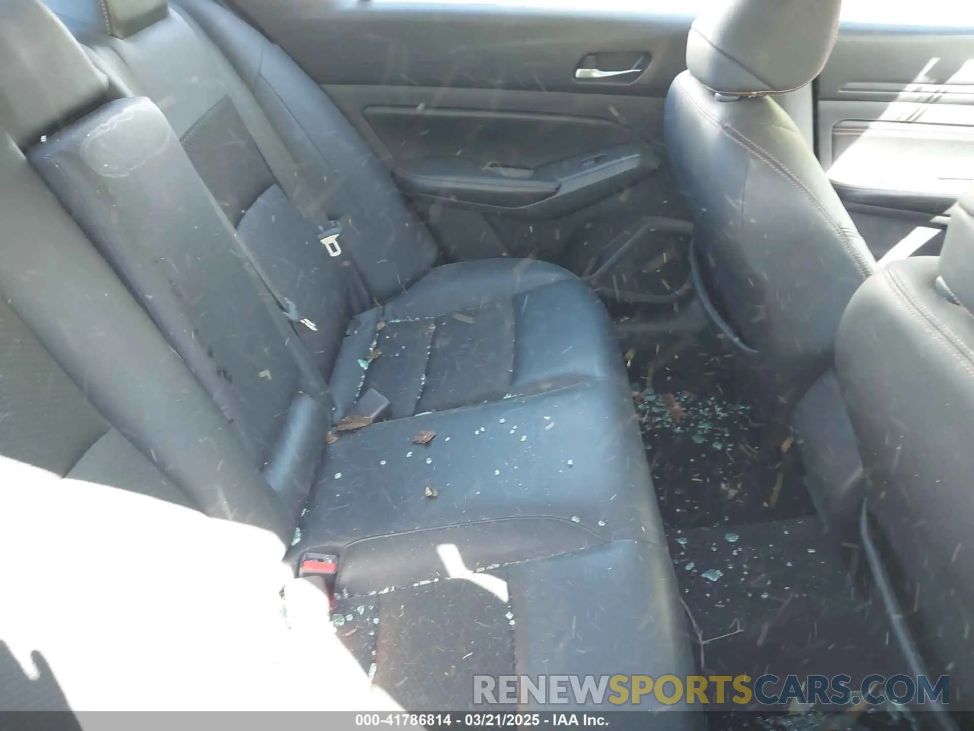 8 Photograph of a damaged car 1N4BL4CV4KC111253 NISSAN ALTIMA 2019
