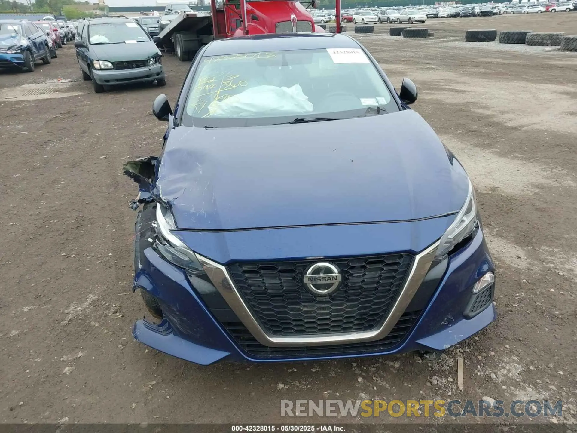 12 Photograph of a damaged car 1N4BL4CV4KC131194 NISSAN ALTIMA 2019