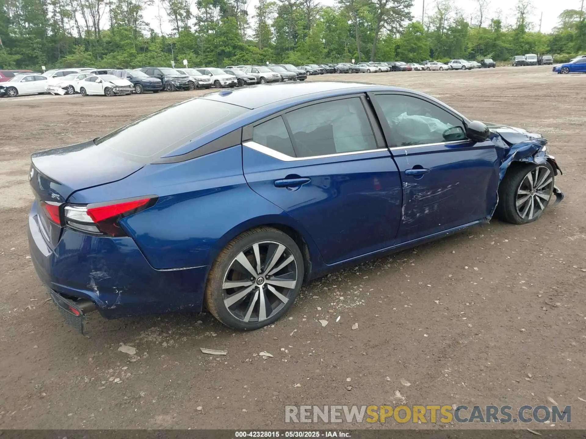 4 Photograph of a damaged car 1N4BL4CV4KC131194 NISSAN ALTIMA 2019
