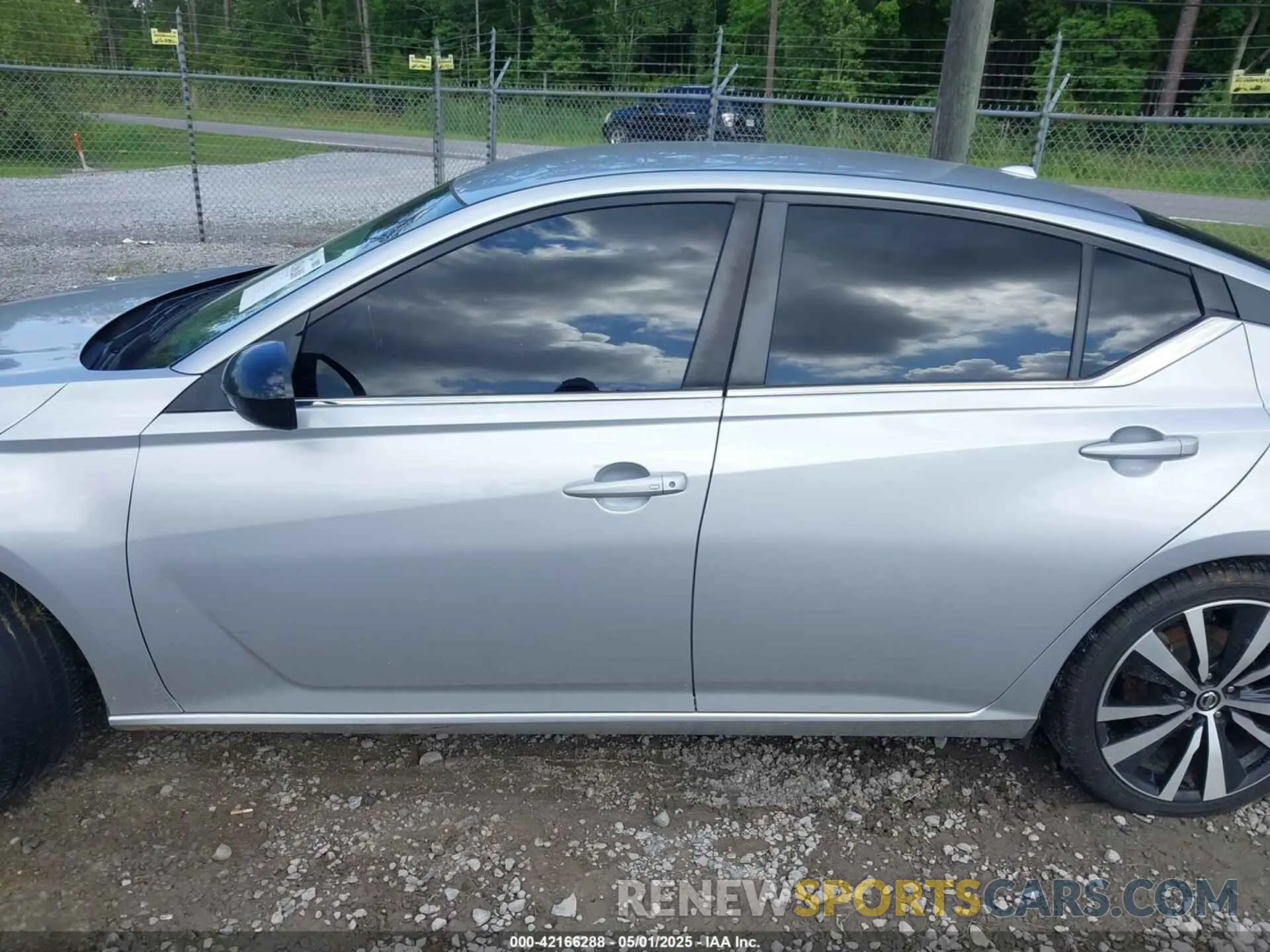 14 Photograph of a damaged car 1N4BL4CV4KC157942 NISSAN ALTIMA 2019