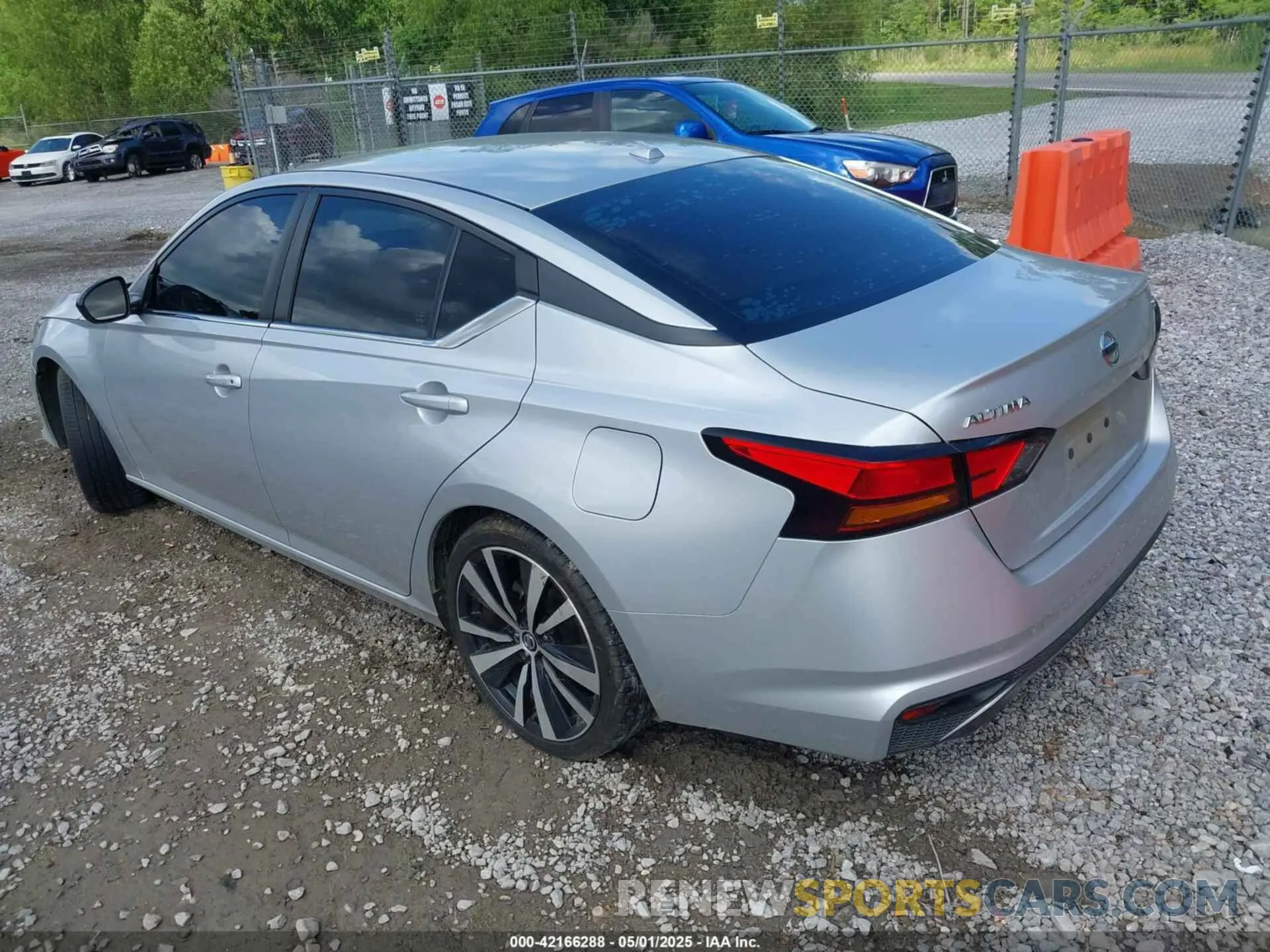3 Photograph of a damaged car 1N4BL4CV4KC157942 NISSAN ALTIMA 2019