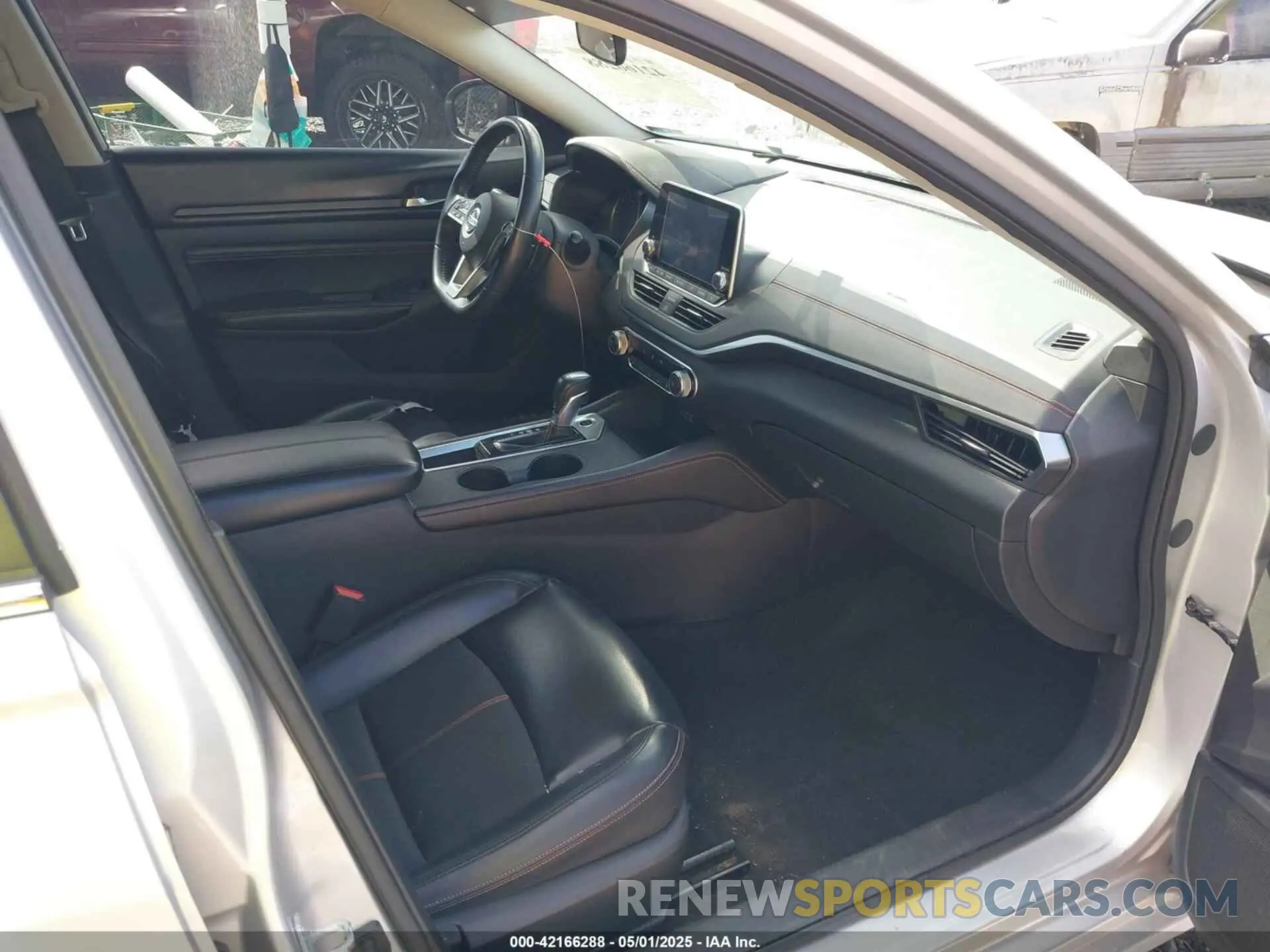 5 Photograph of a damaged car 1N4BL4CV4KC157942 NISSAN ALTIMA 2019