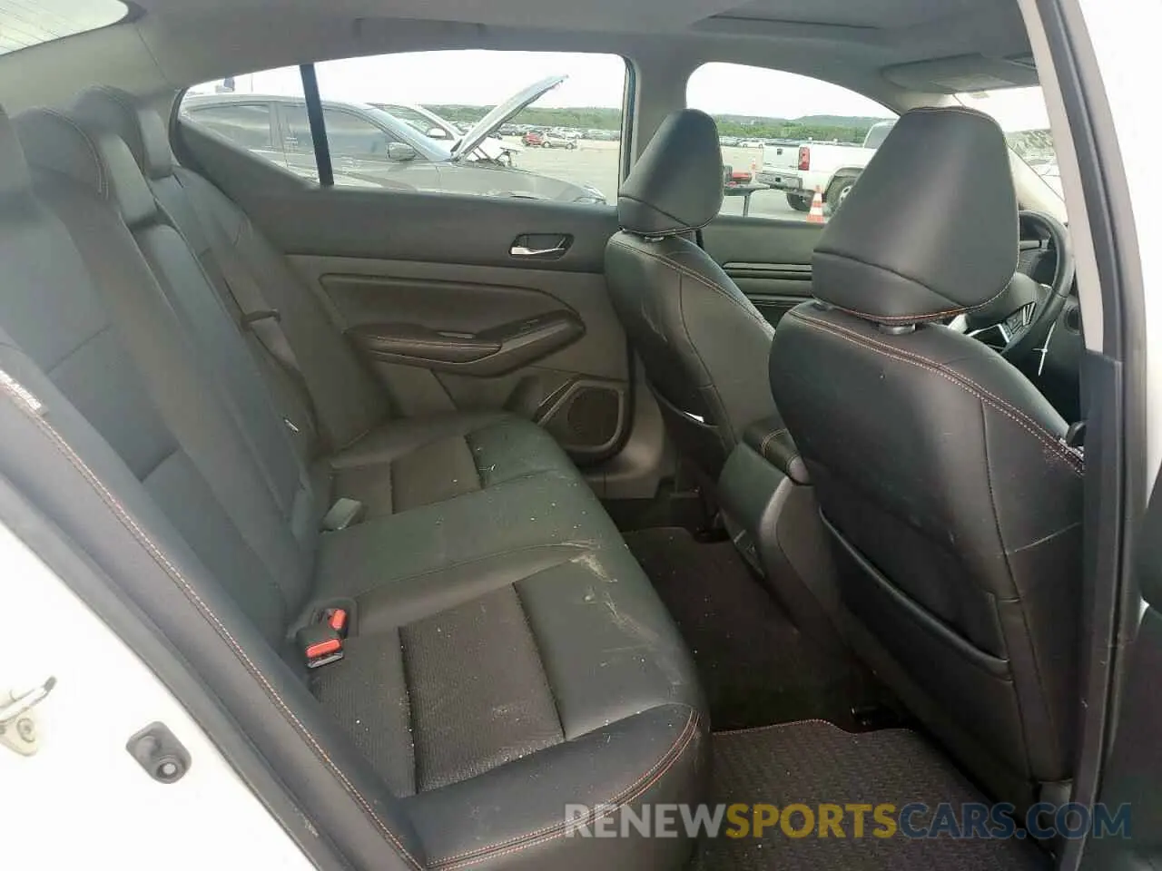 10 Photograph of a damaged car 1N4BL4CV4KN316219 NISSAN ALTIMA 2019