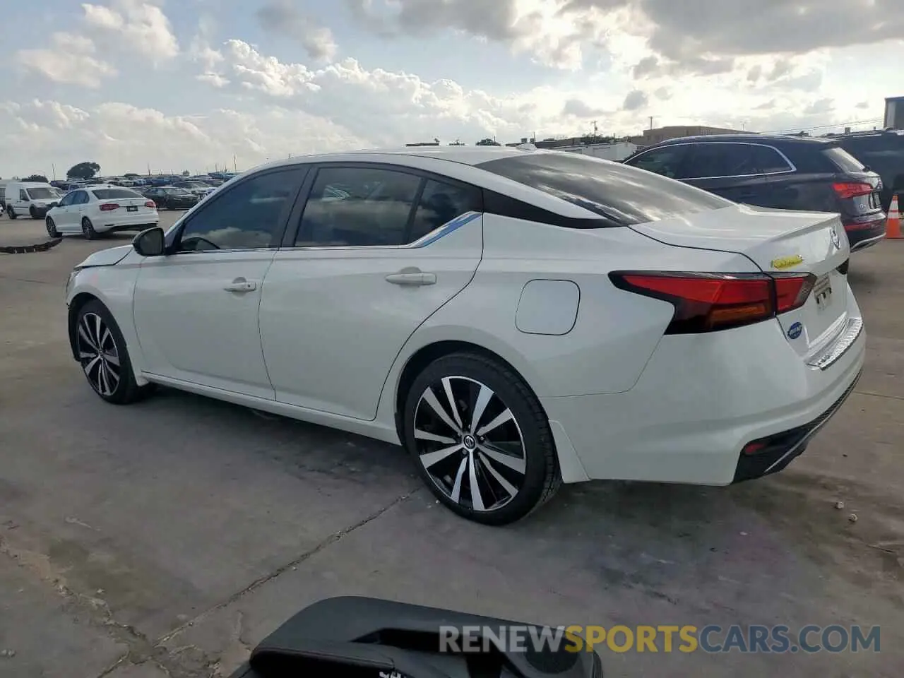2 Photograph of a damaged car 1N4BL4CV4KN316219 NISSAN ALTIMA 2019