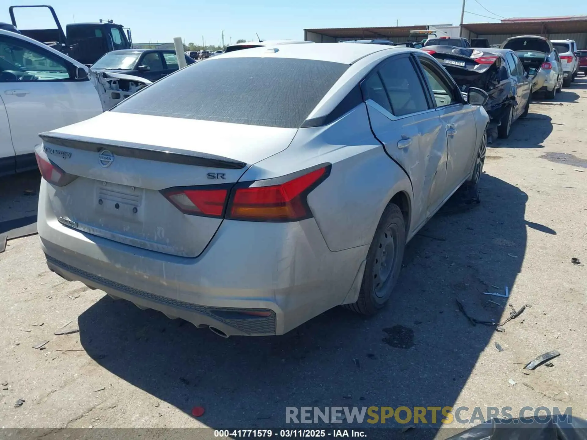 4 Photograph of a damaged car 1N4BL4CV4KN322487 NISSAN ALTIMA 2019