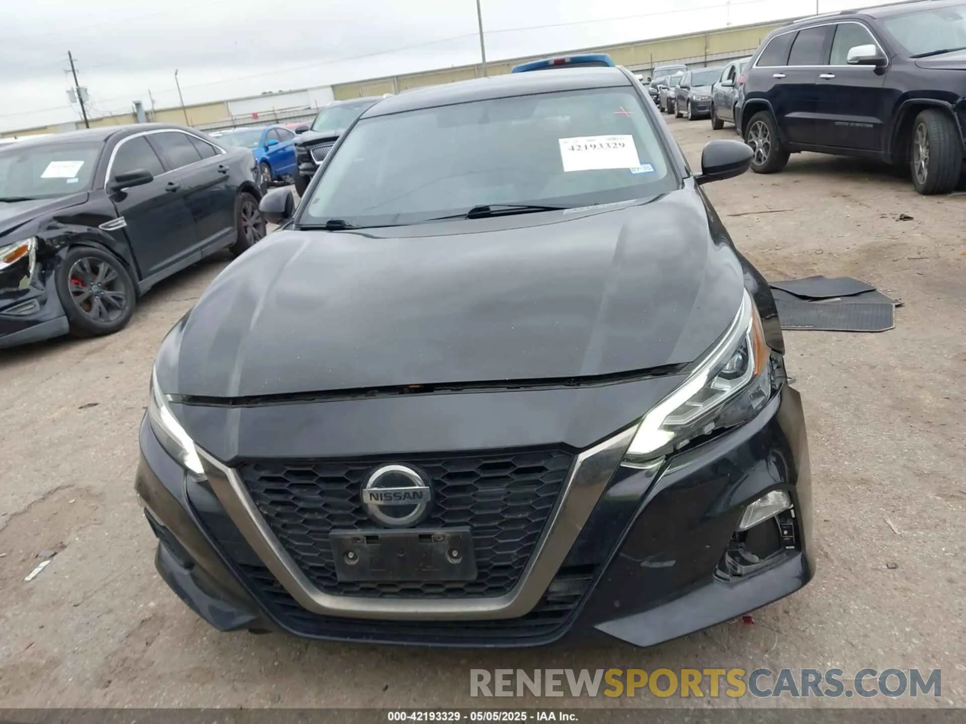 13 Photograph of a damaged car 1N4BL4CV4KN325261 NISSAN ALTIMA 2019