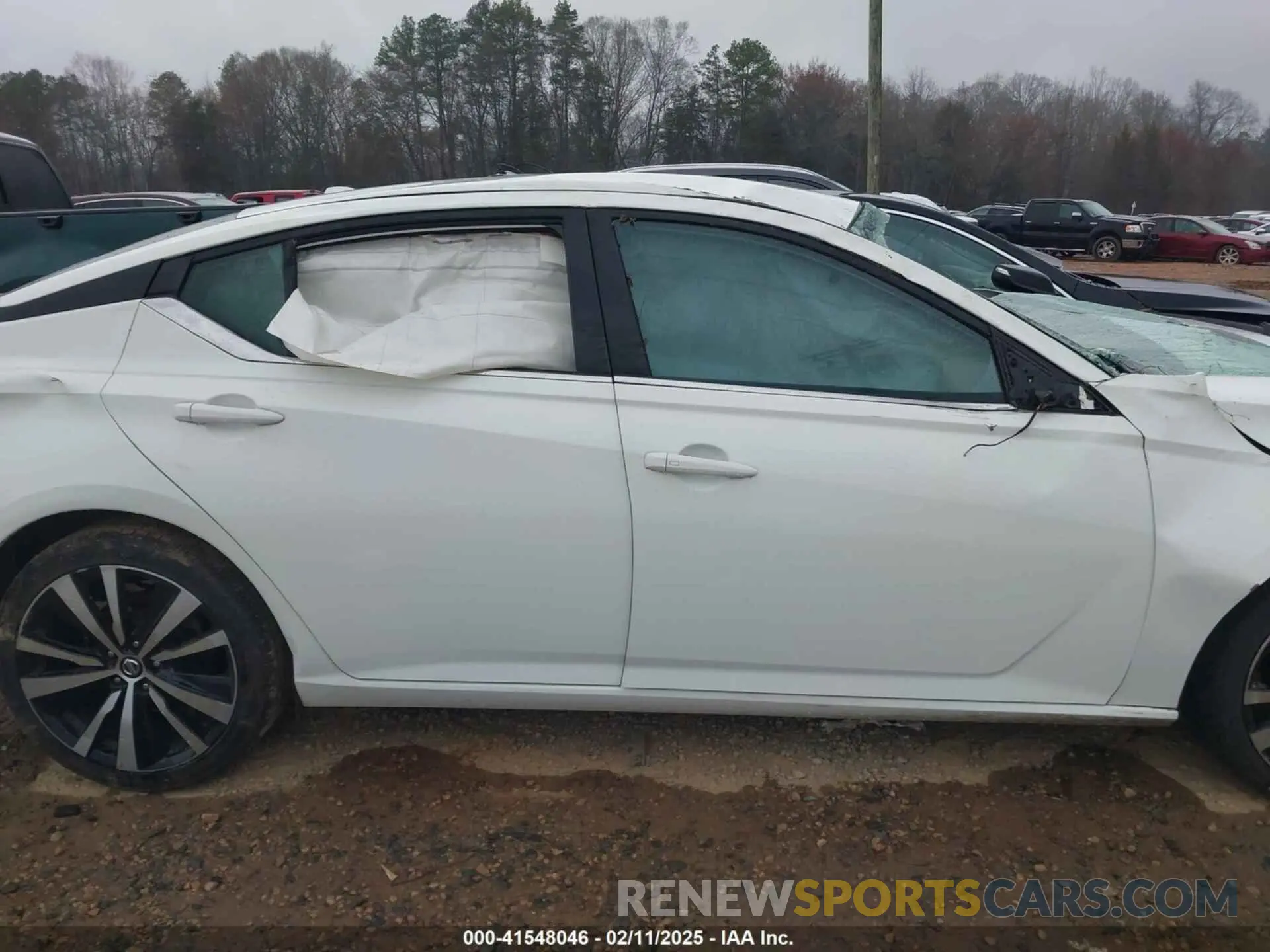 12 Photograph of a damaged car 1N4BL4CV5KC109415 NISSAN ALTIMA 2019
