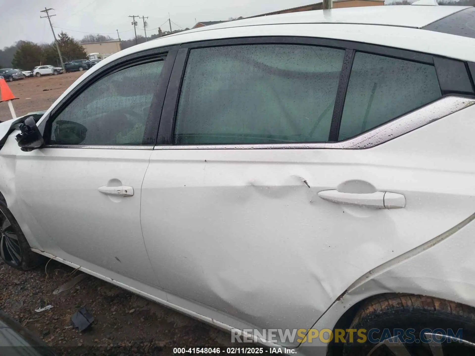 13 Photograph of a damaged car 1N4BL4CV5KC109415 NISSAN ALTIMA 2019