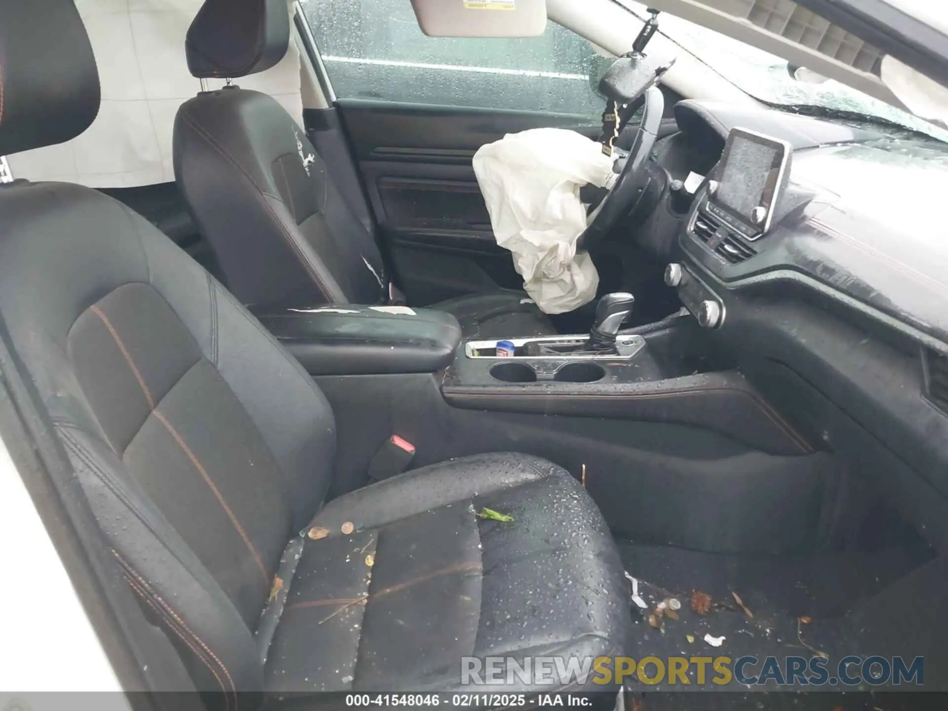 5 Photograph of a damaged car 1N4BL4CV5KC109415 NISSAN ALTIMA 2019
