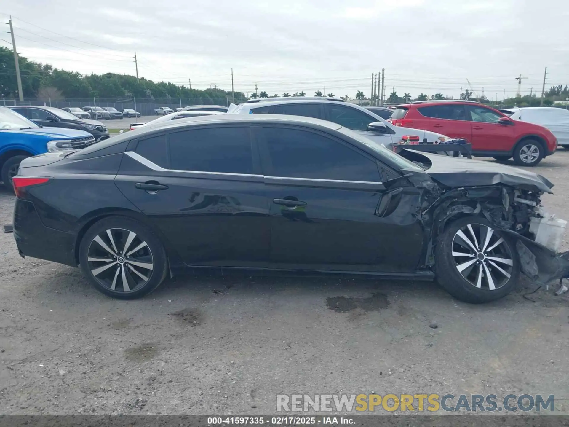 13 Photograph of a damaged car 1N4BL4CV5KC147663 NISSAN ALTIMA 2019