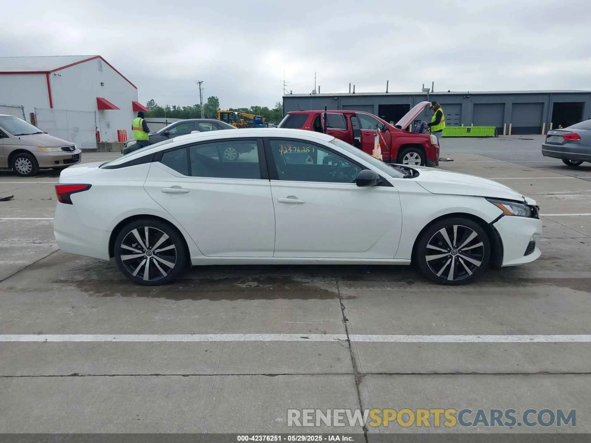13 Photograph of a damaged car 1N4BL4CV5KC157741 NISSAN ALTIMA 2019