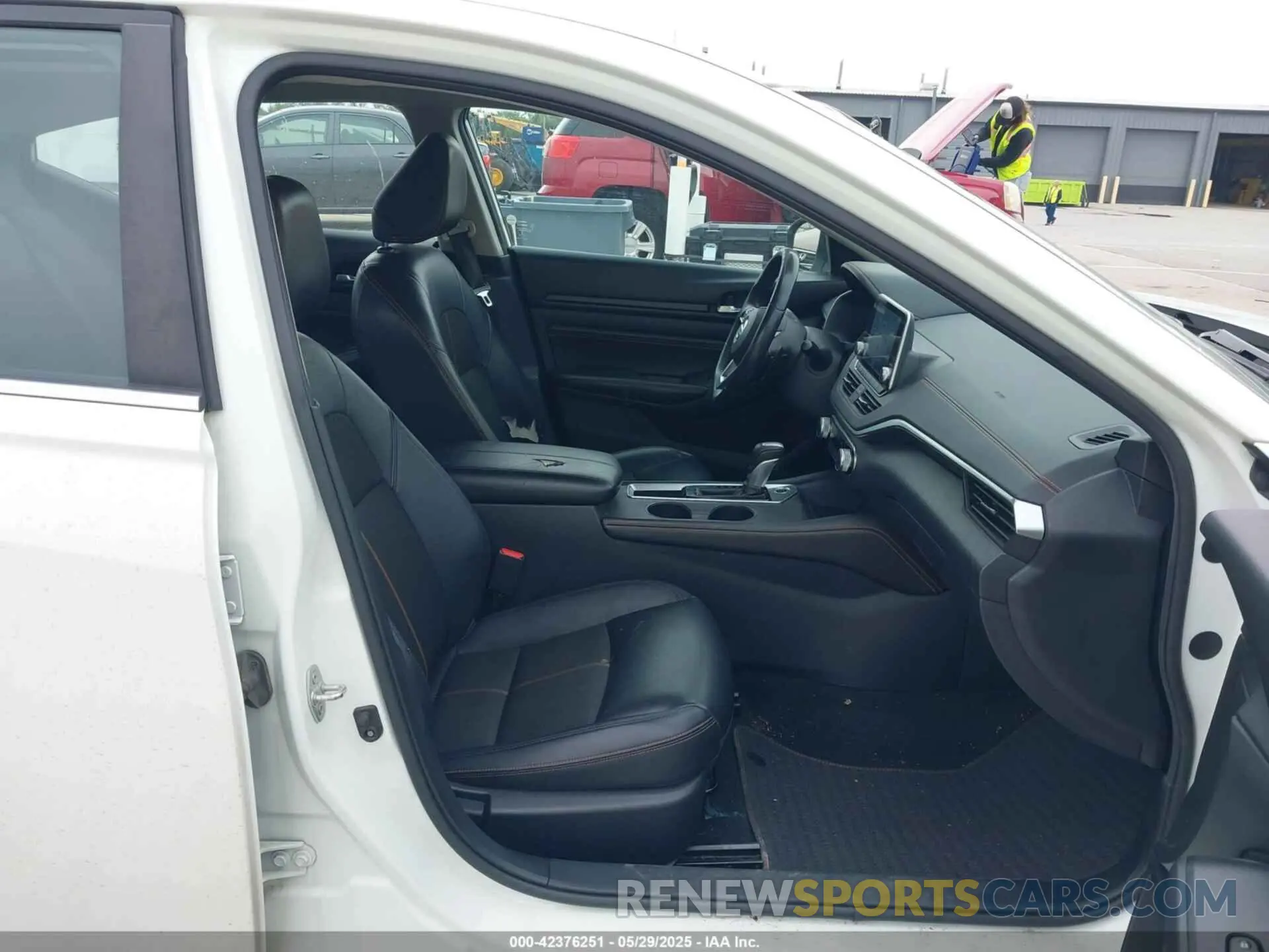 5 Photograph of a damaged car 1N4BL4CV5KC157741 NISSAN ALTIMA 2019