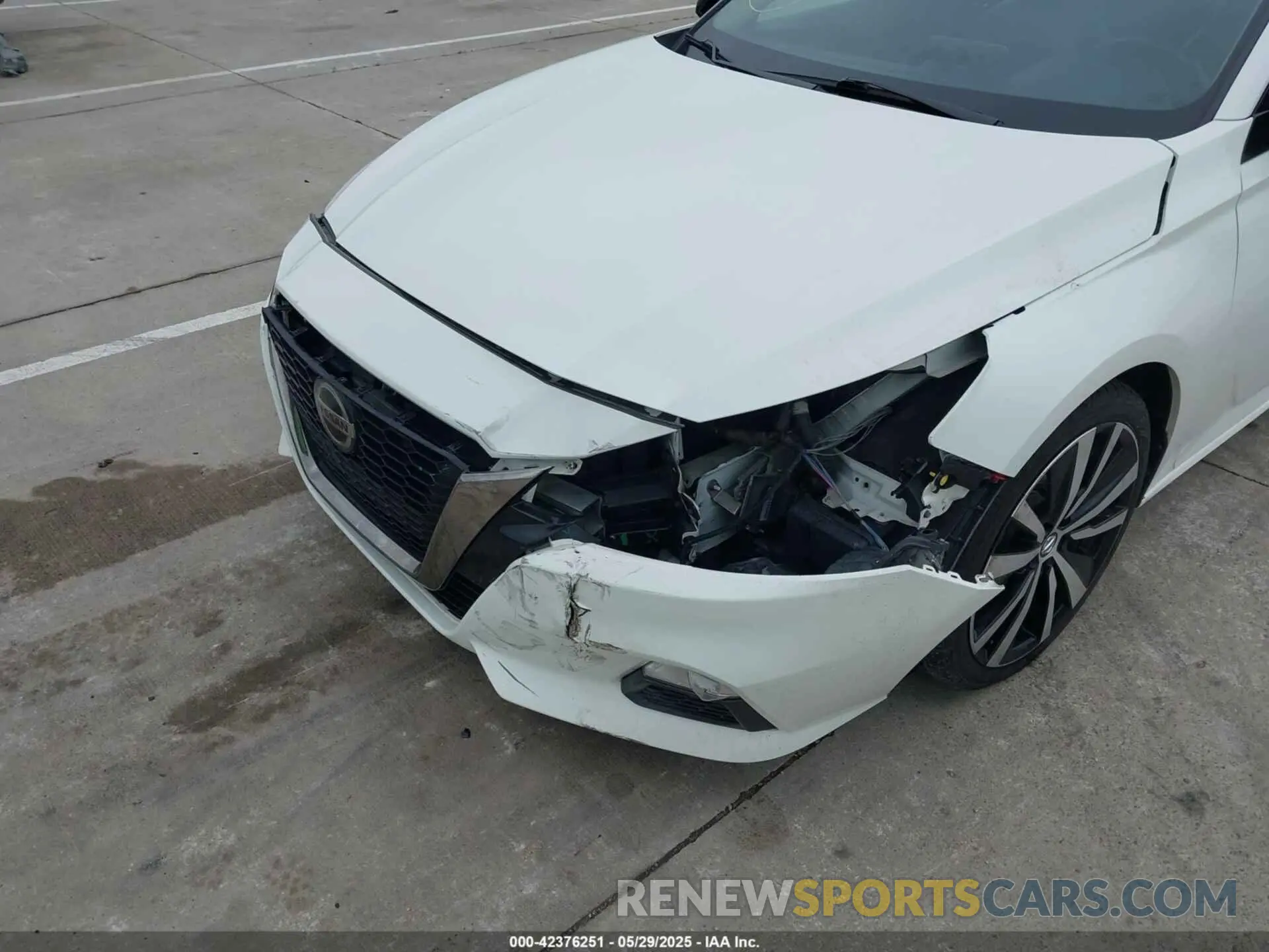 6 Photograph of a damaged car 1N4BL4CV5KC157741 NISSAN ALTIMA 2019
