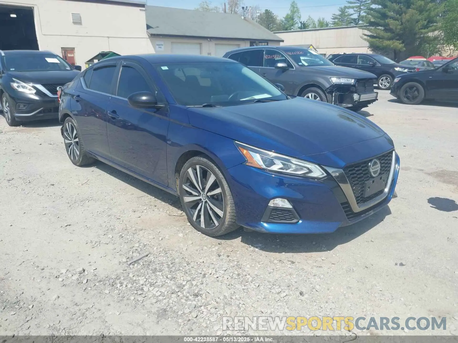 1 Photograph of a damaged car 1N4BL4CV5KC160302 NISSAN ALTIMA 2019