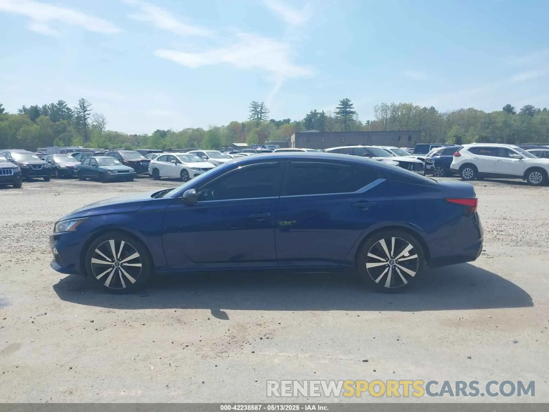 13 Photograph of a damaged car 1N4BL4CV5KC160302 NISSAN ALTIMA 2019